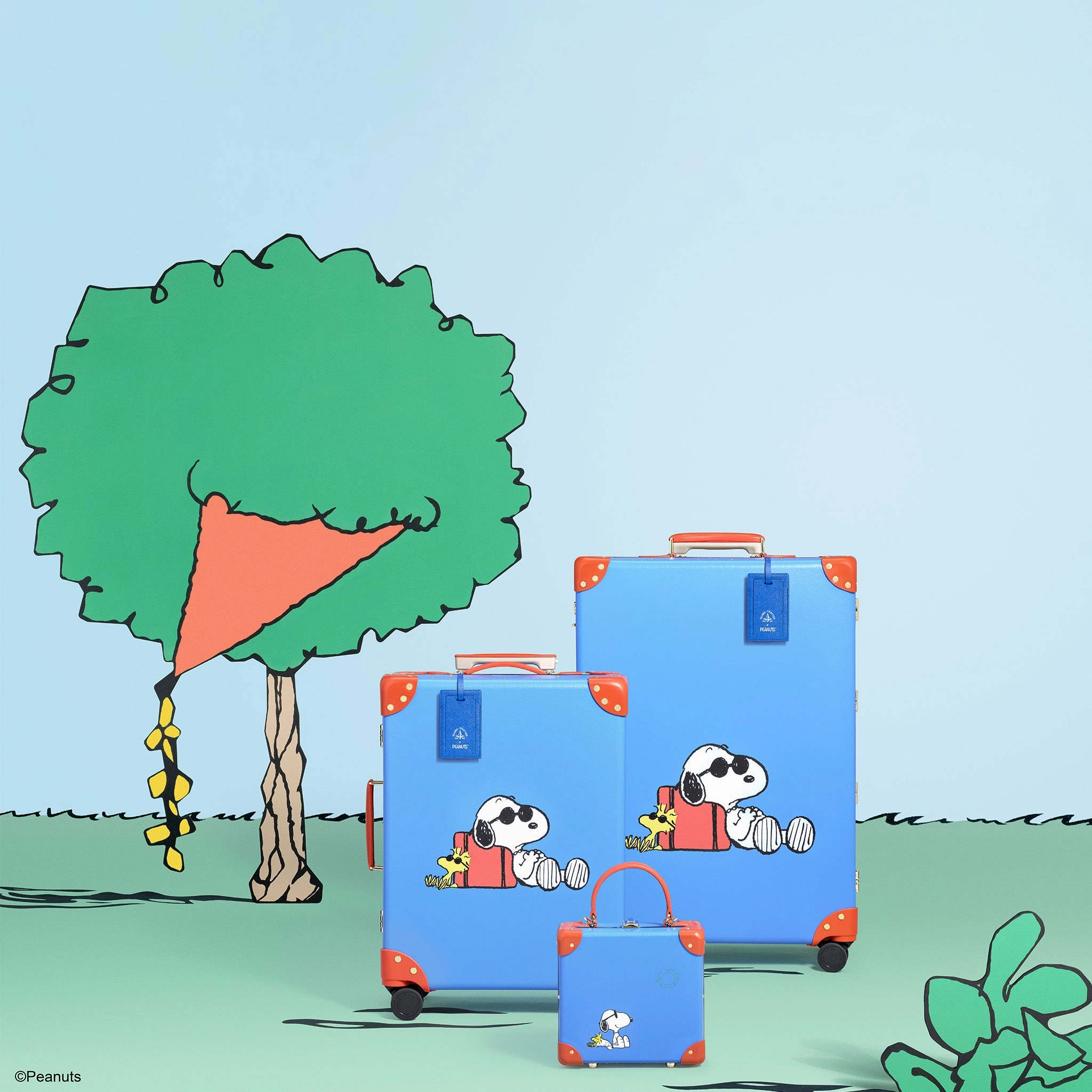 Peanuts  Large Check-In - 4 Wheels | Royal Blue/Orange/Gold