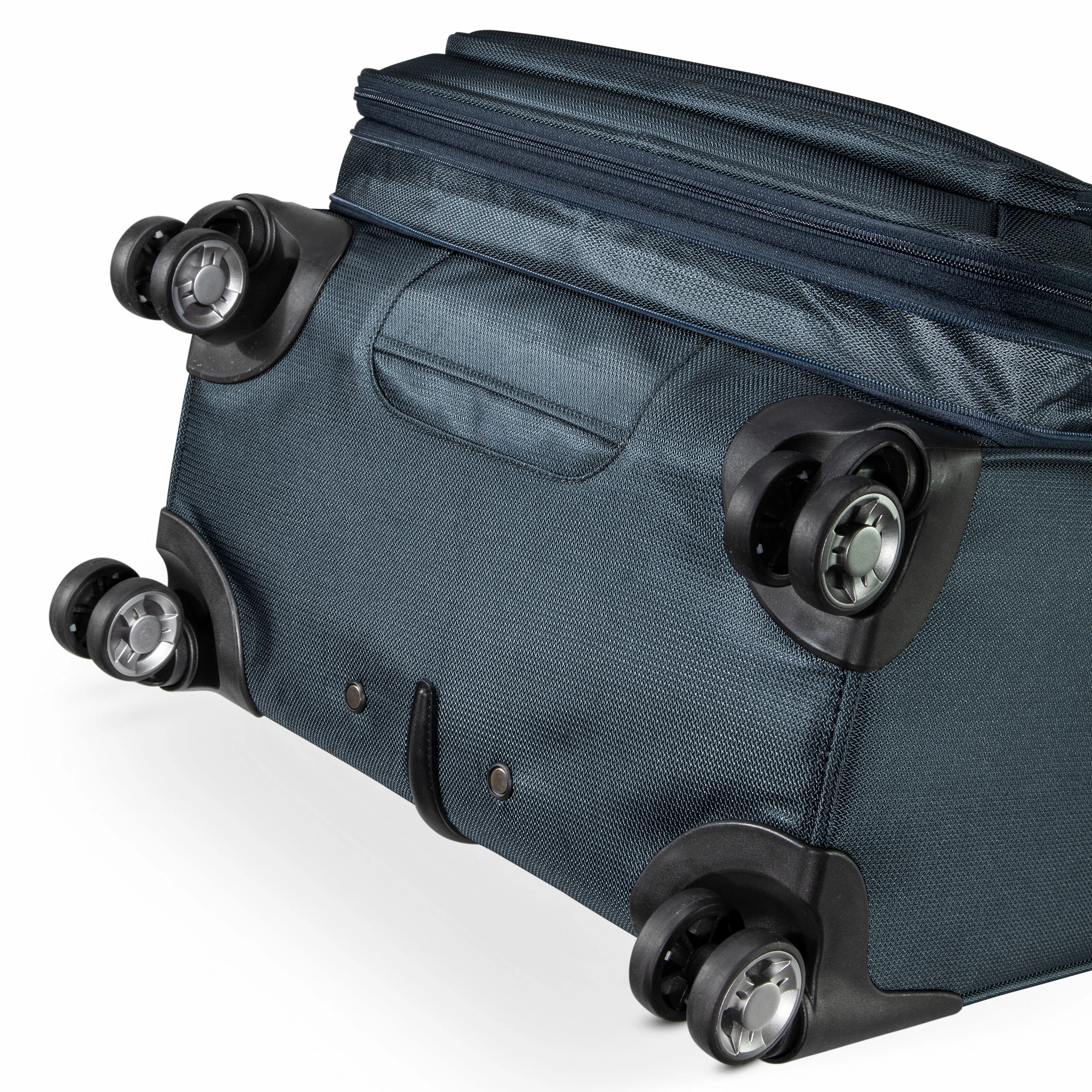 Ricardo Beverly Hills Avalon 28" Large Check-In Expandable Spinner Luggage