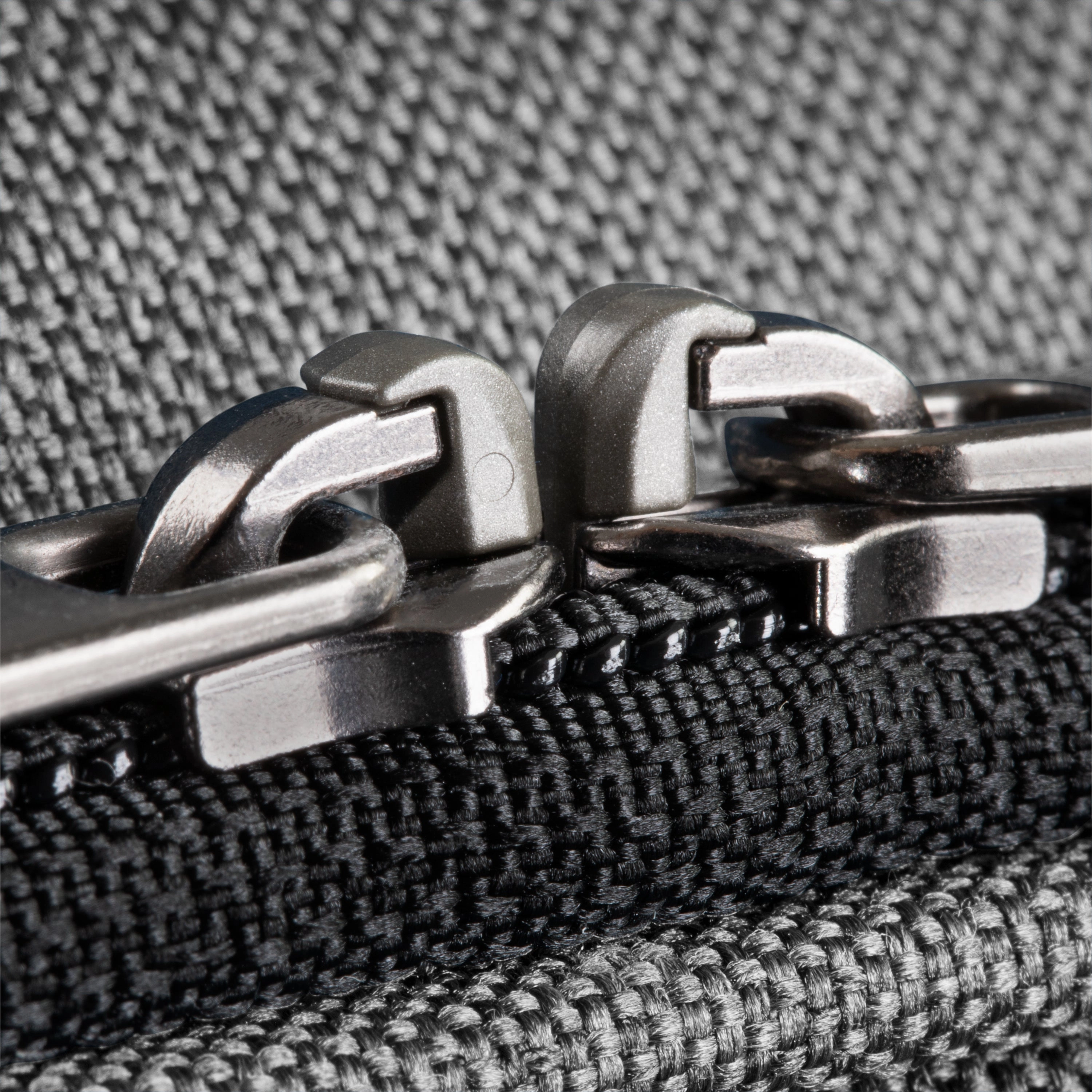 Ricardo Beverly Hills Malibu 3.0 Medium Check-In Expandable Spinner Luggage