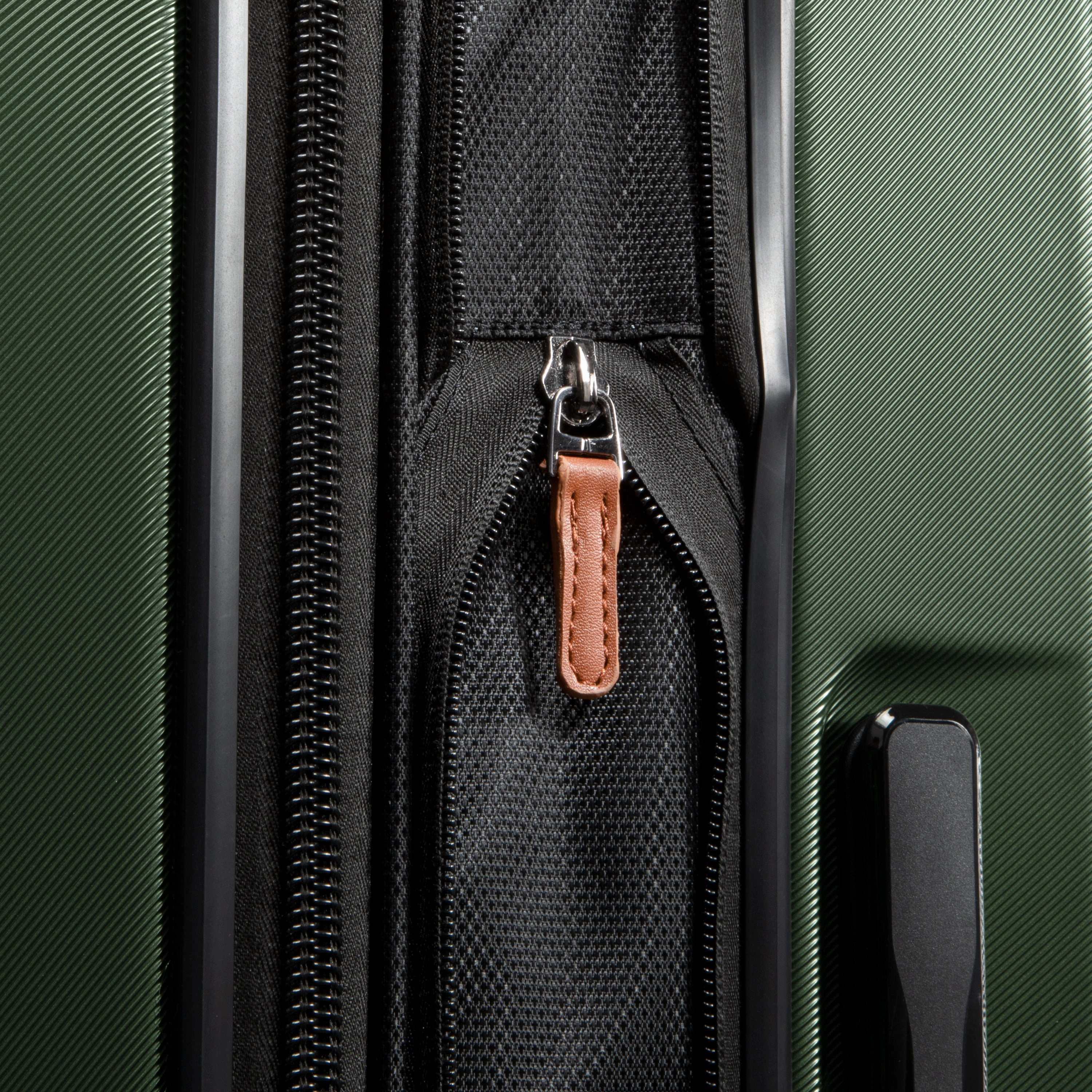 Ricardo Beverly Hills Montecito 2.0 Hardside Carry-On Expandable Spinner Luggage