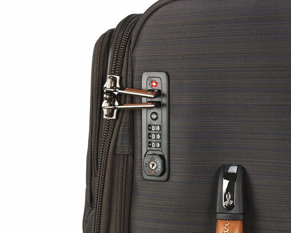 Ricardo Beverly Hills San Marcos 21" 4-Wheel Carry-On Luggage