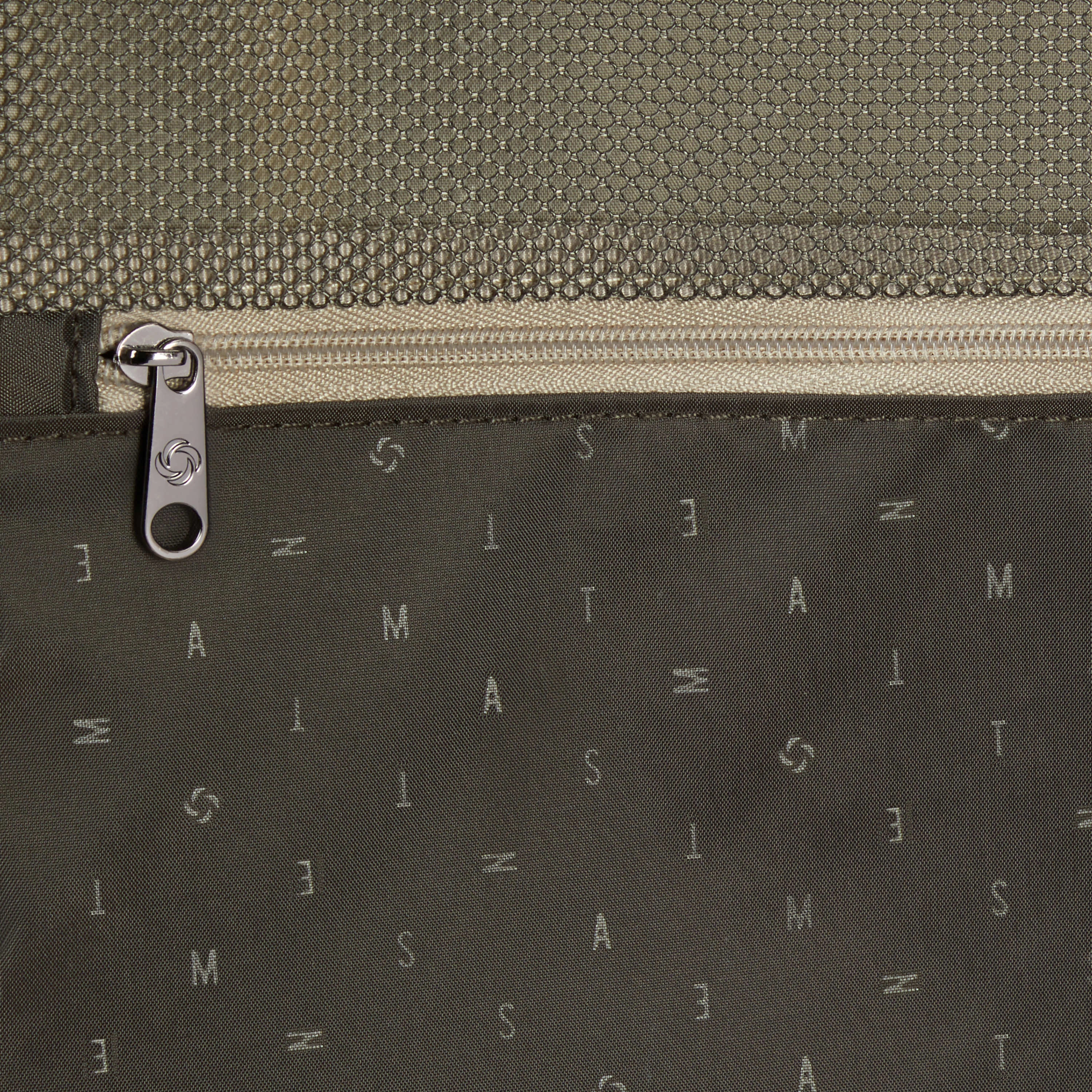 Samsonite Airea Spinner Medium Luggage