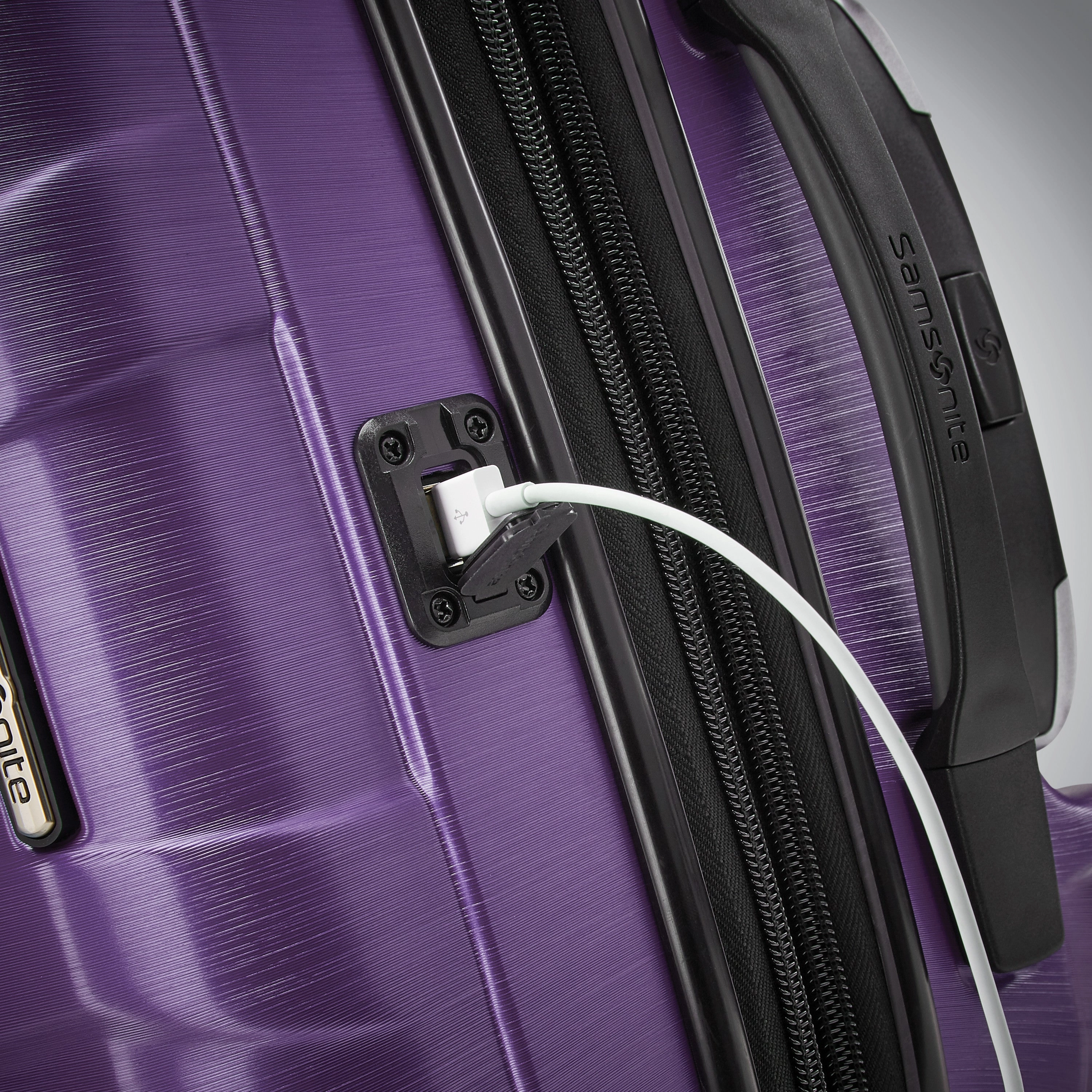 Samsonite Centric 2 Expandable Hardside Luggage with Dual Spinner Wheels