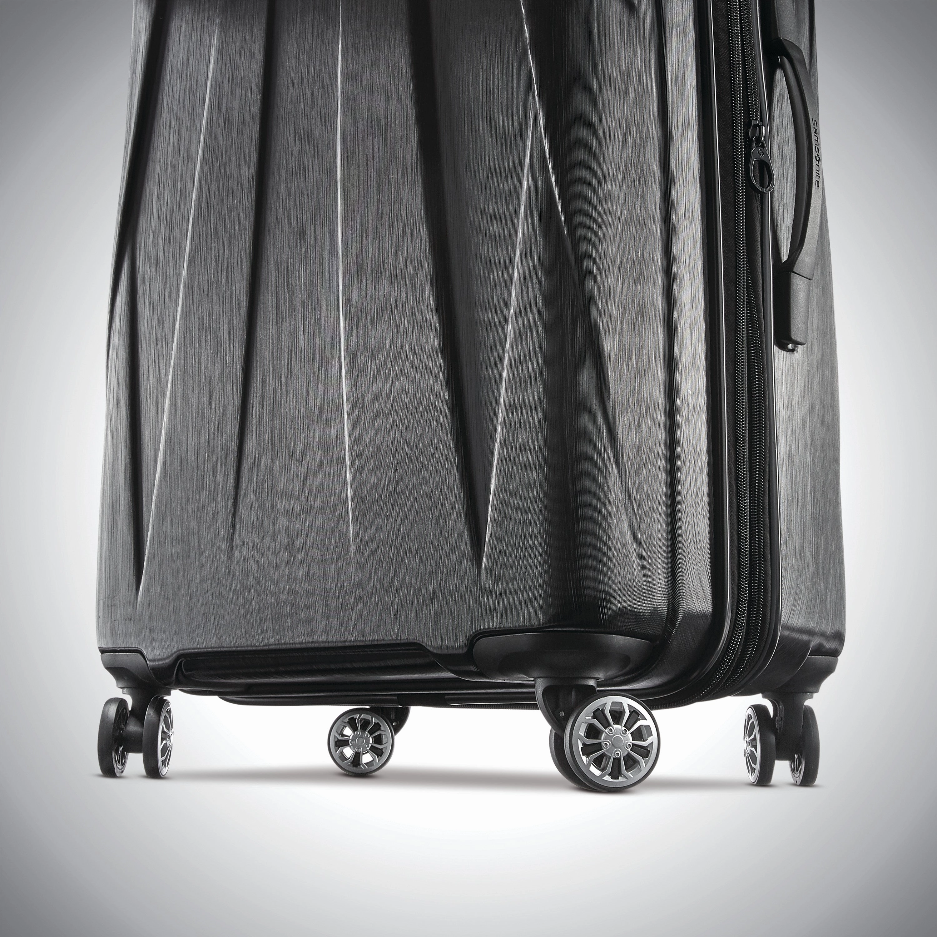 Samsonite Centric 2 Expandable Hardside Luggage with Dual Spinner Wheels