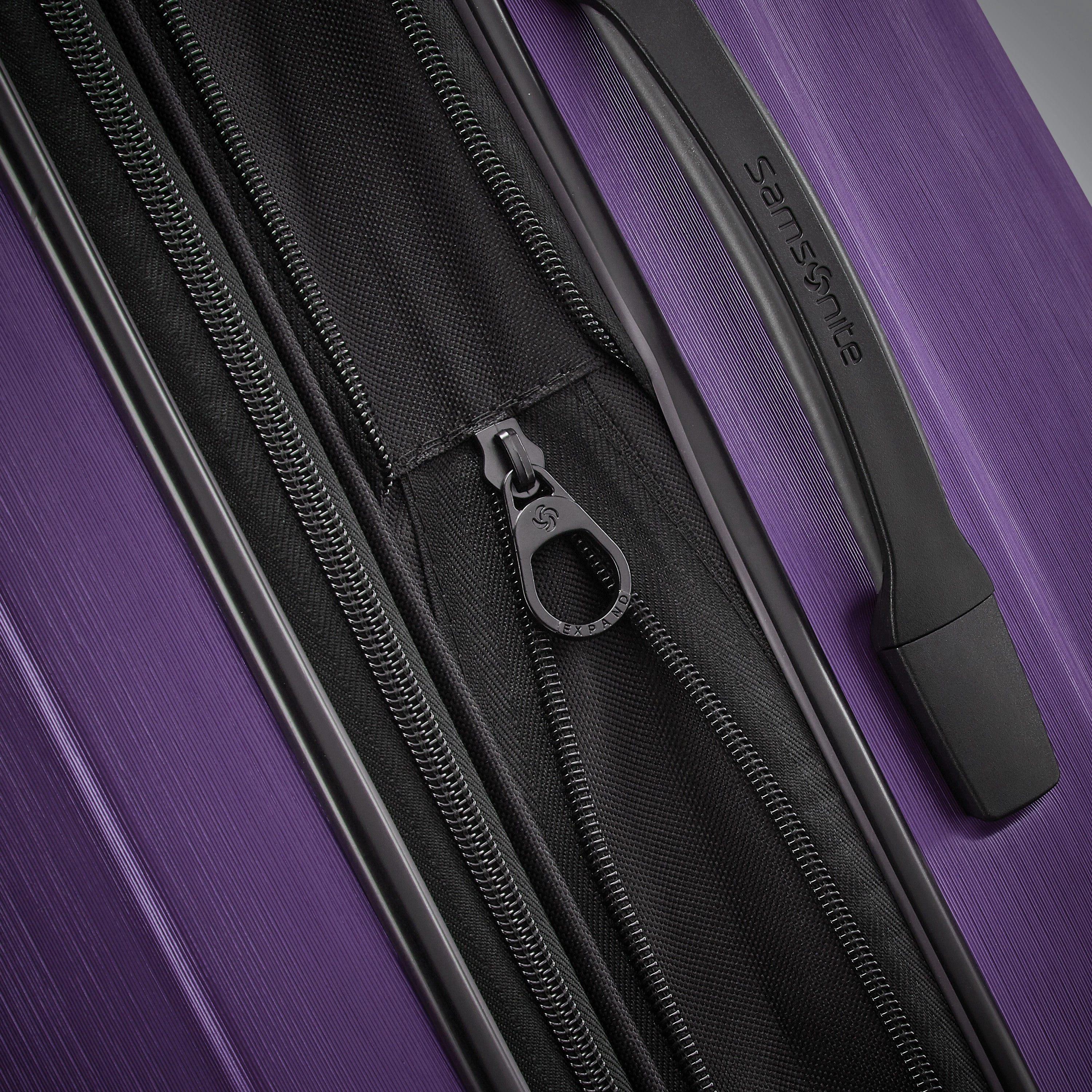 Samsonite Centric 2 Expandable Hardside Luggage with Dual Spinner Wheels