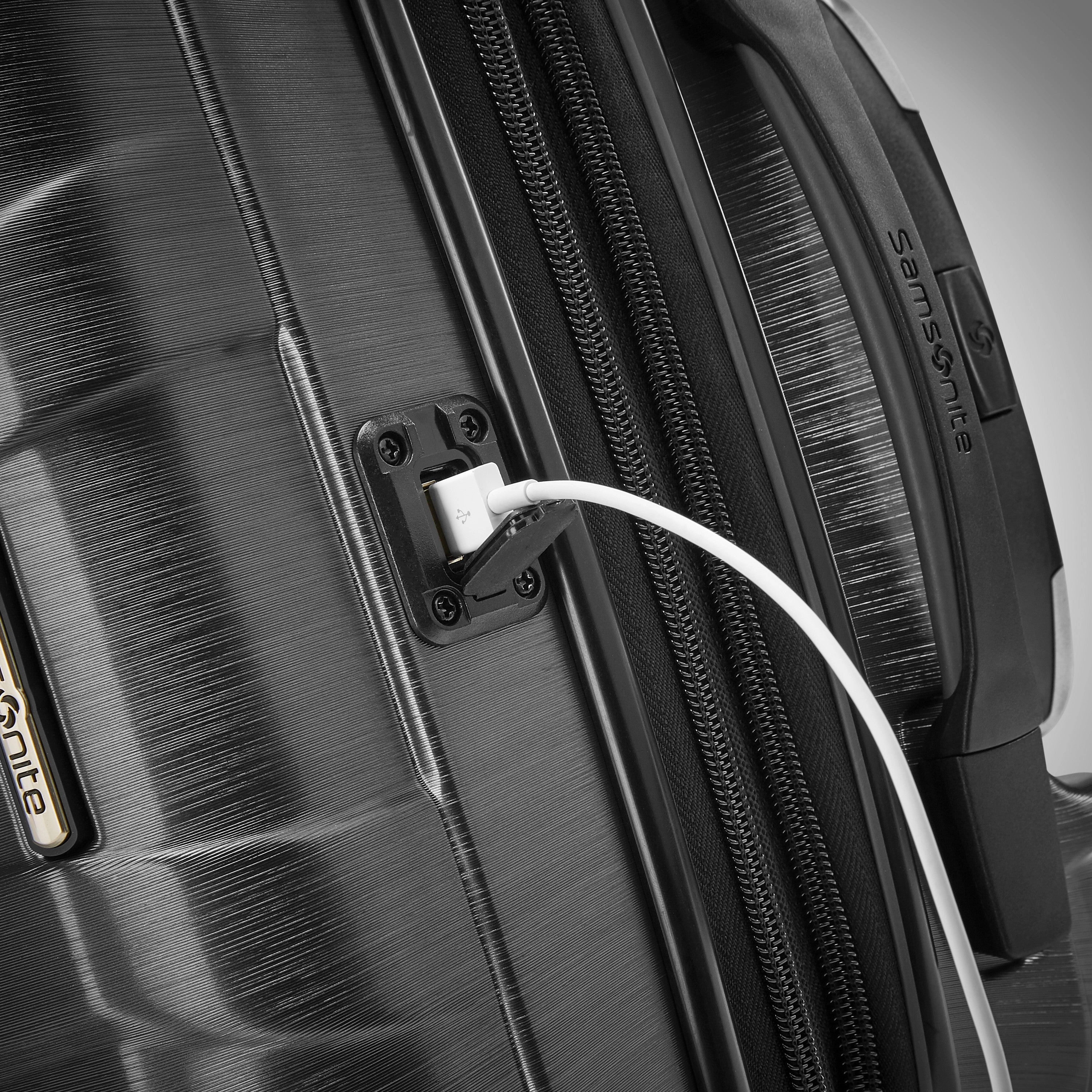 Samsonite Centric 2 Expandable Hardside Luggage with Dual Spinner Wheels