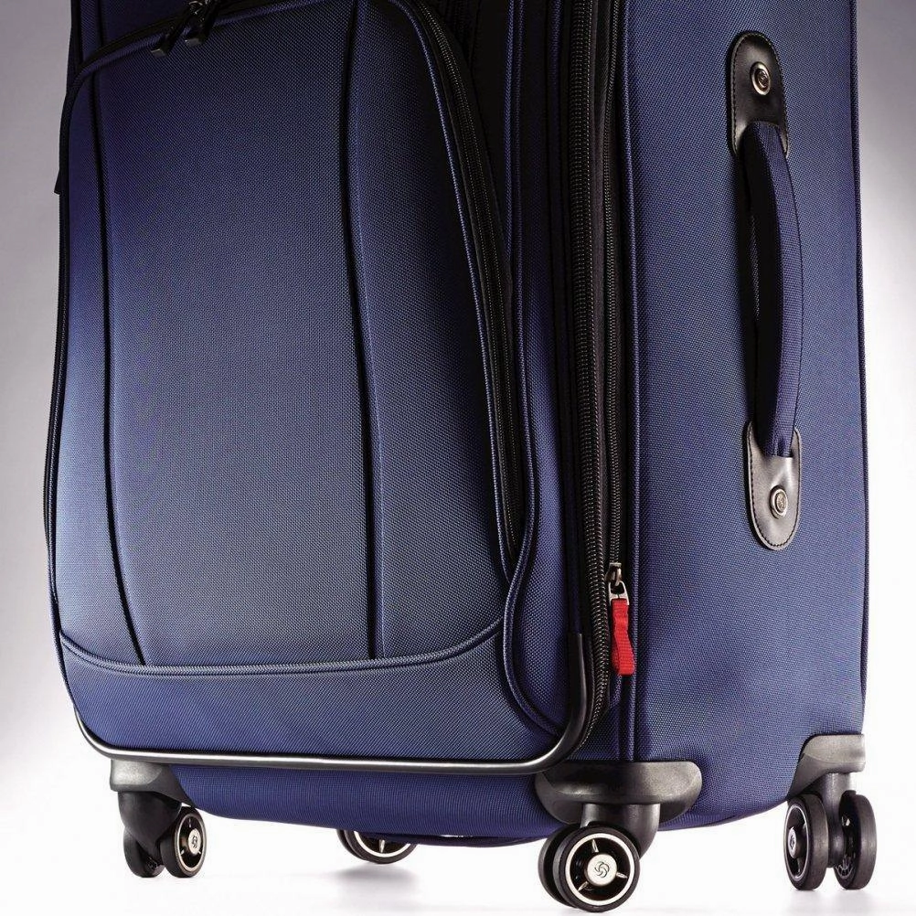 Samsonite DKX 25" 4-Wheel Medium Luggage