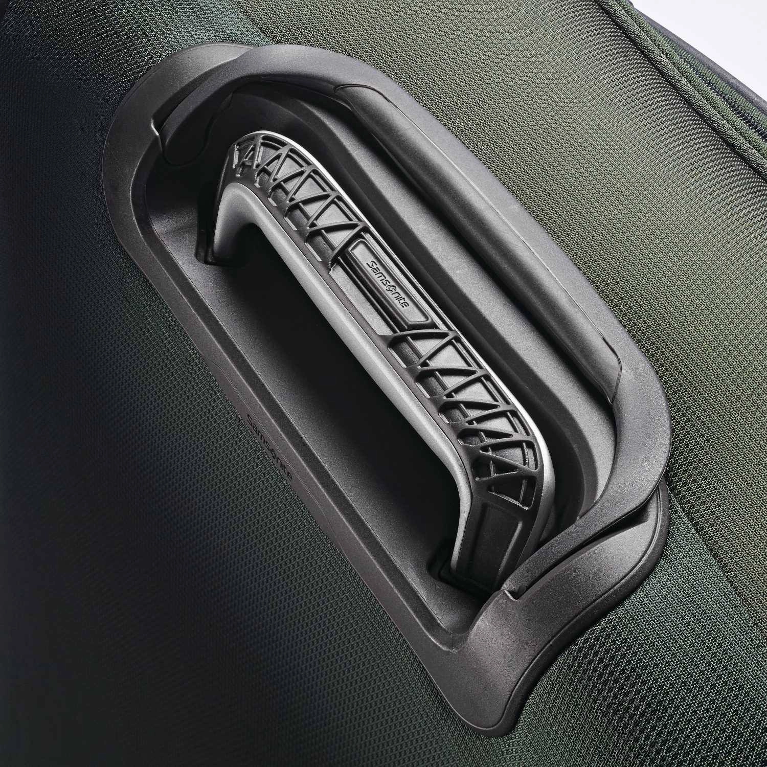 Samsonite Eco-Glide 25" 4-Wheel Medium Luggage