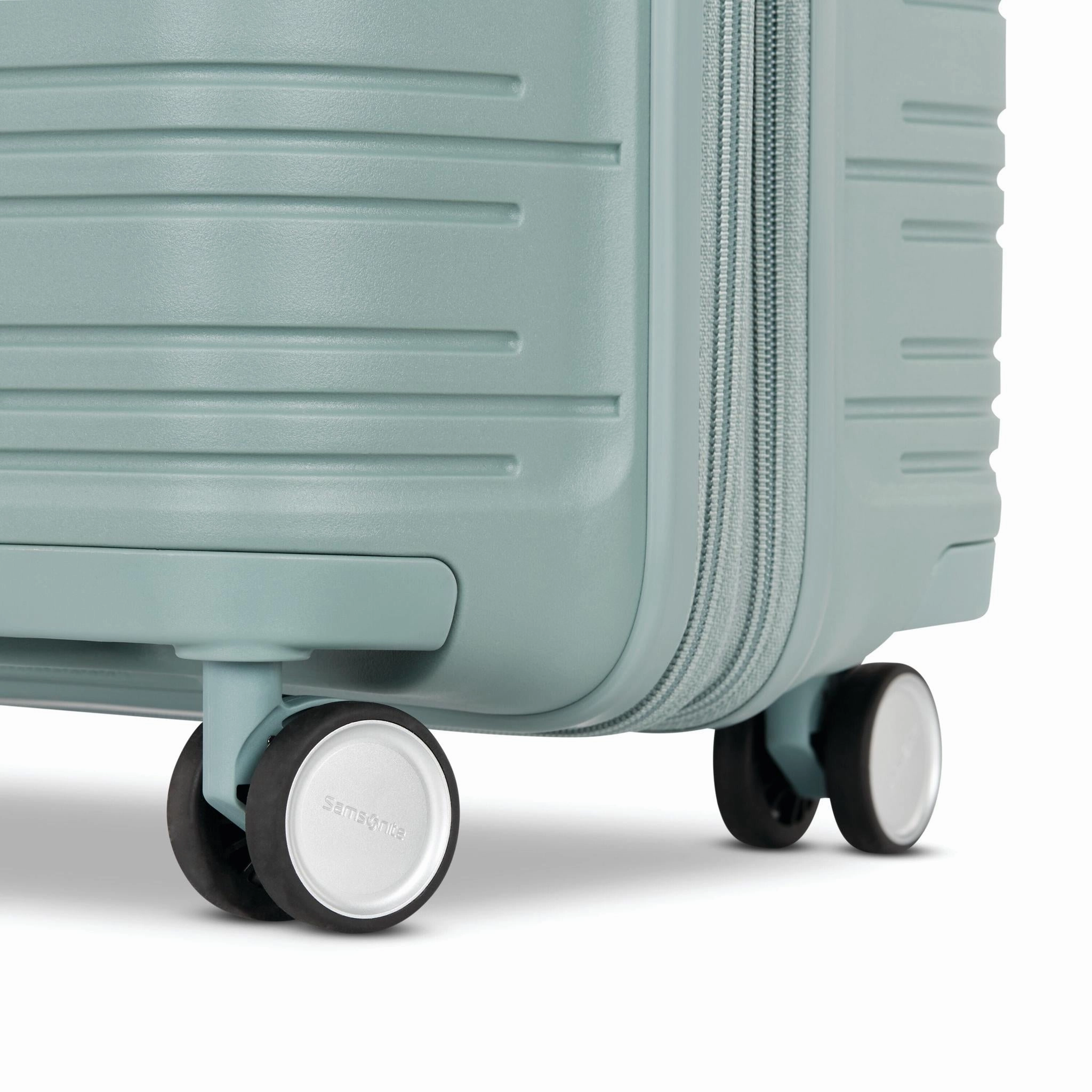Samsonite Elevation Plus Hardside Global Carry-On Spinner (22 x 14 x 9 in)