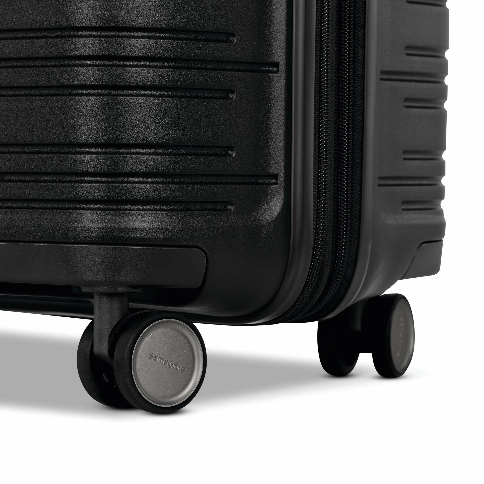 Samsonite Elevation Plus Hardside Global Carry-On Spinner (22 x 14 x 9 in)