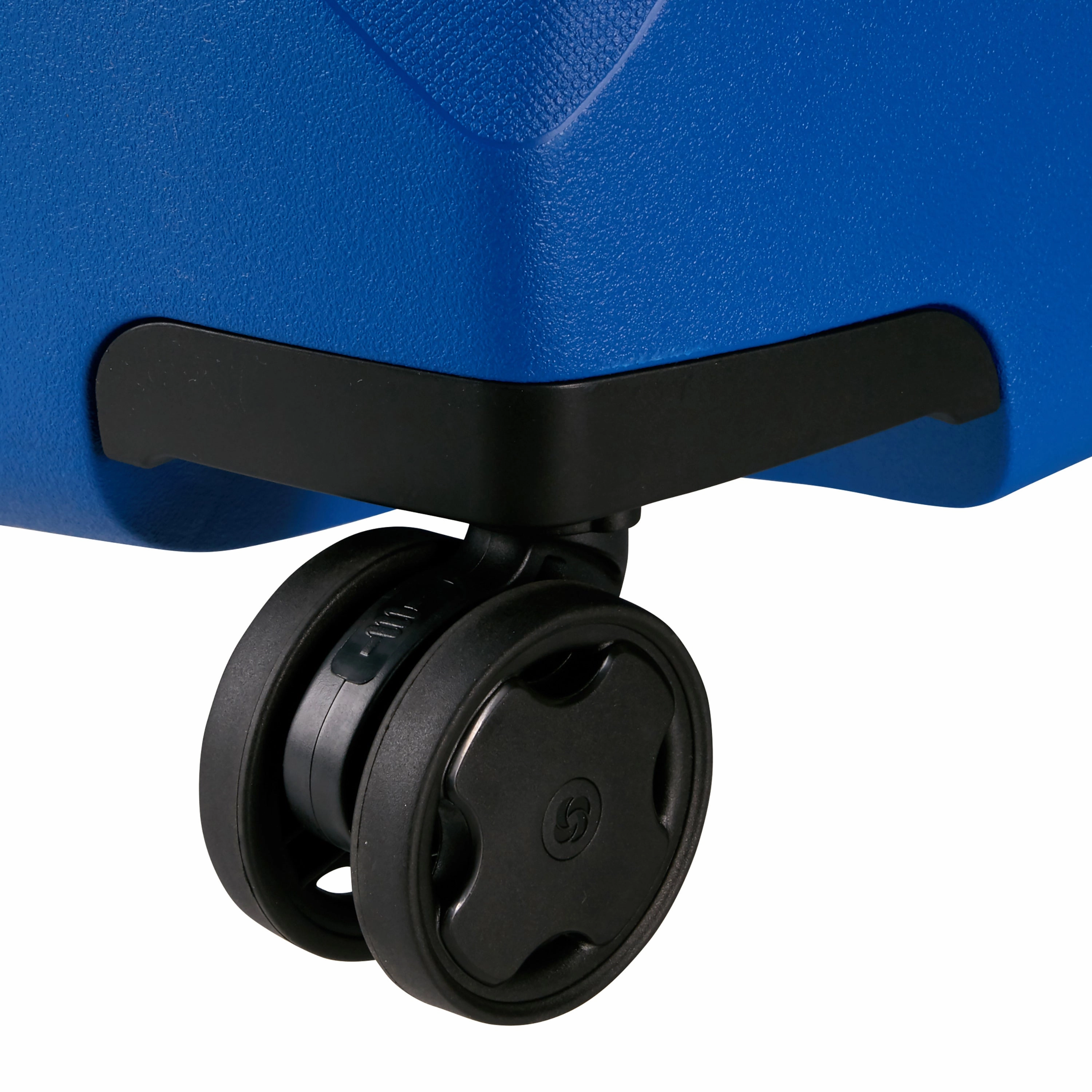 Samsonite Essens Spinner Carry-On Luggage