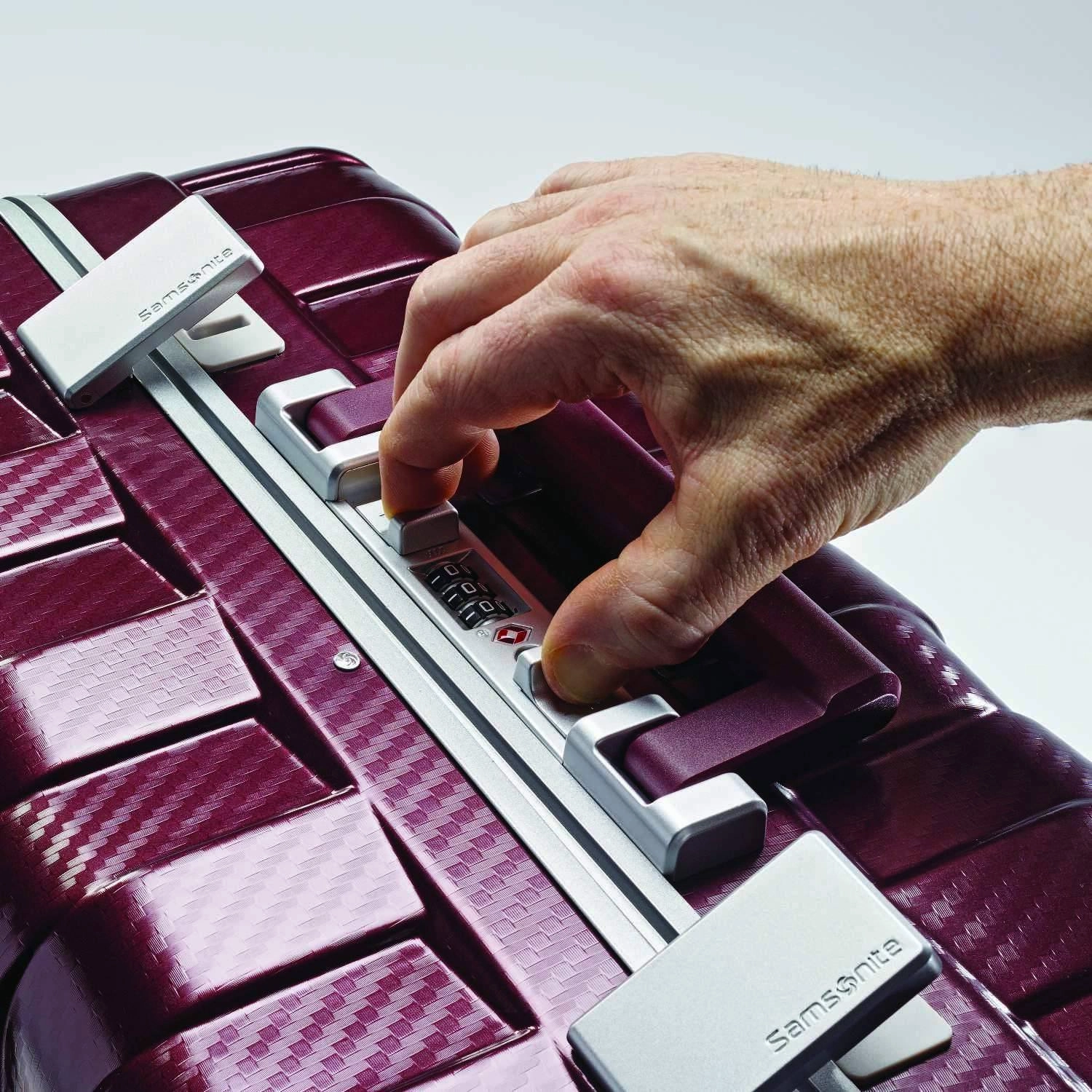 Samsonite Framelock 20" 4-Wheel Carry-On Luggage