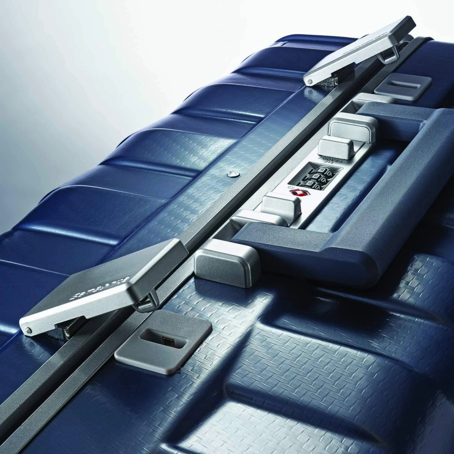 Samsonite Framelock 20" 4-Wheel Carry-On Luggage
