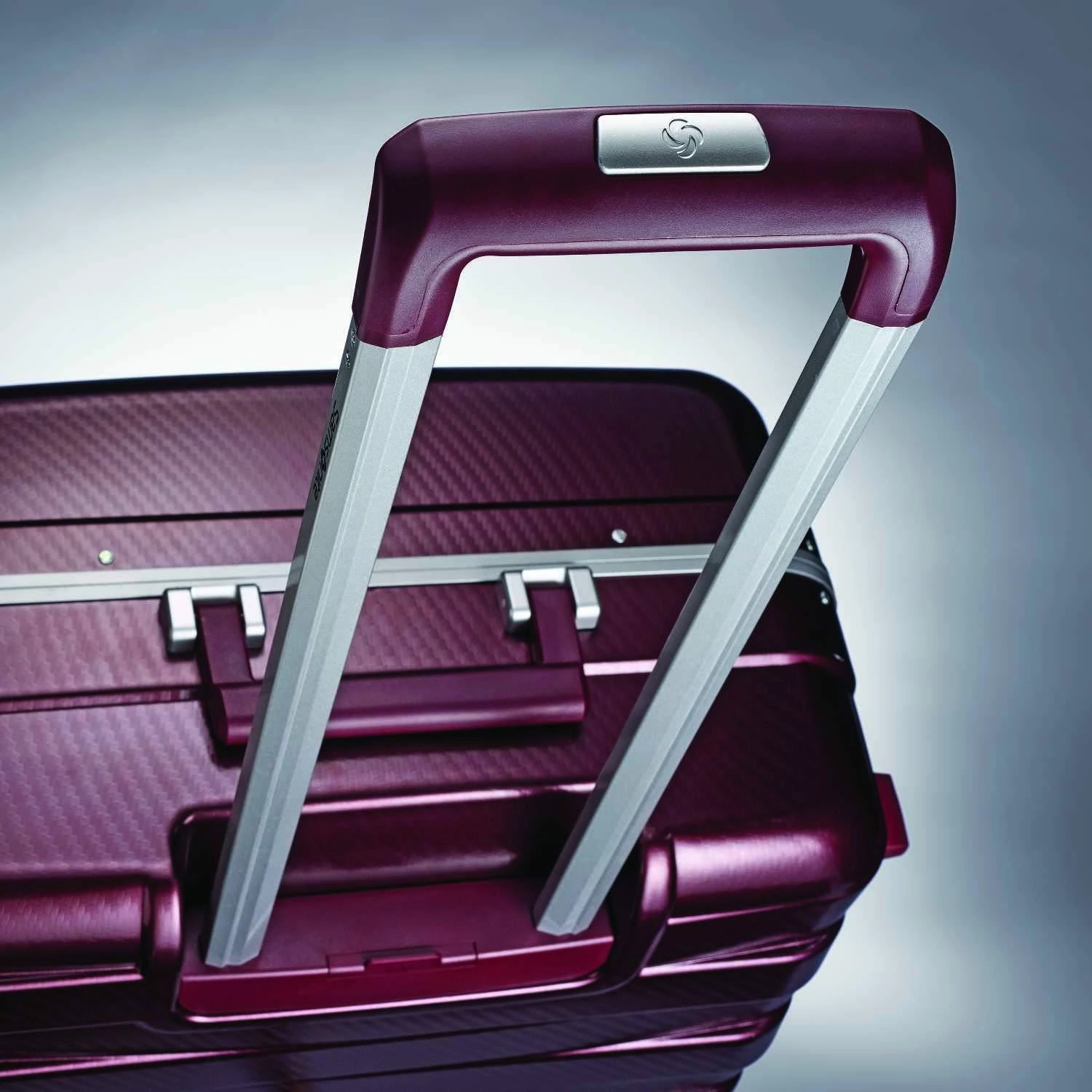 Samsonite Framelock 20" 4-Wheel Carry-On Luggage