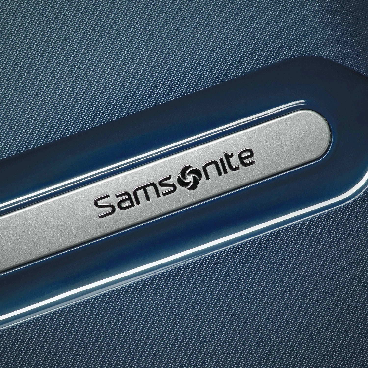 Samsonite Freeform 24" 4-Wheel Medium Luggage