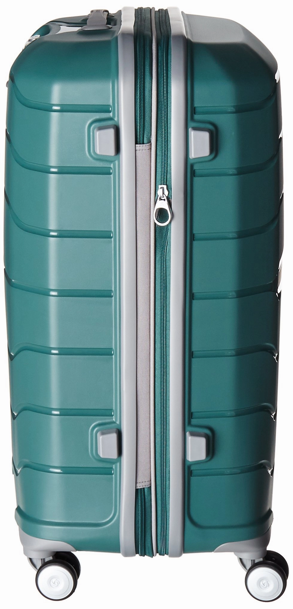 Samsonite Freeform 24" 4-Wheel Medium Luggage