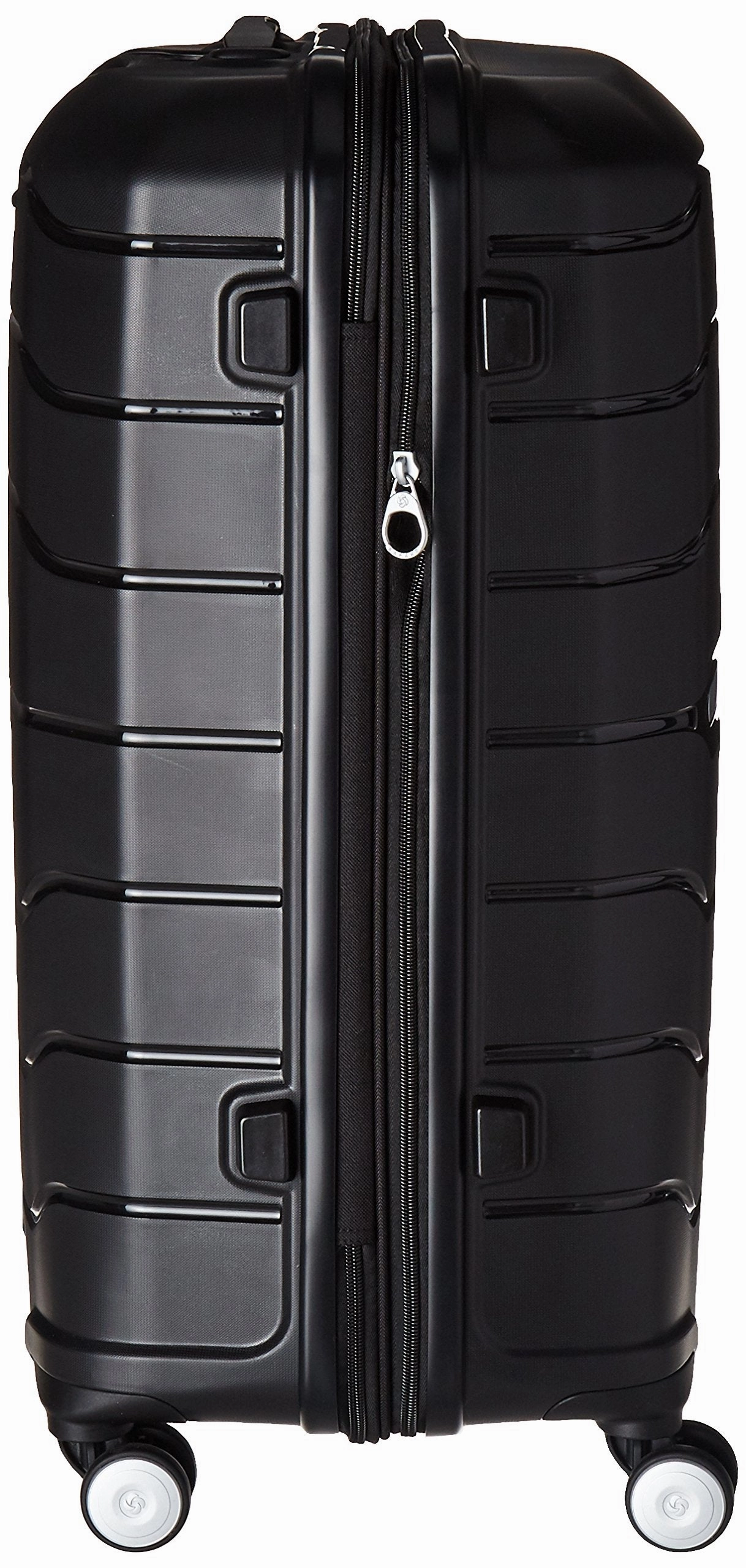 Samsonite Freeform 24" 4-Wheel Medium Luggage