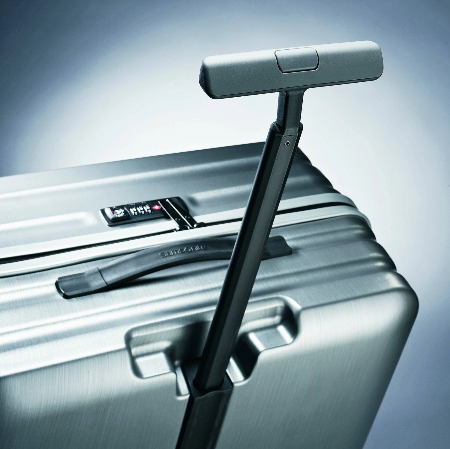Samsonite Inova 20" 4-Wheel Carry-On Luggage