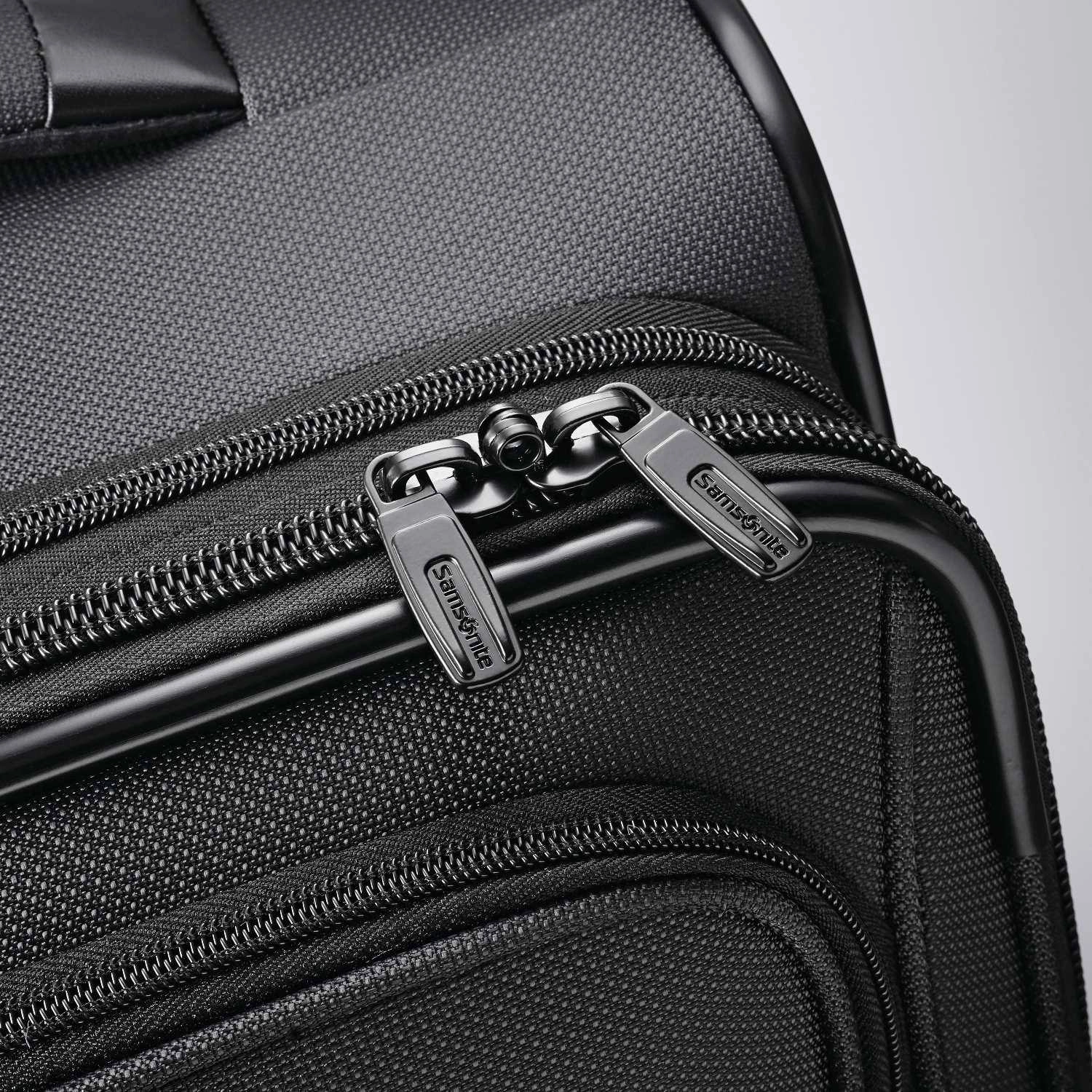 Samsonite Leverage LTE Wheeled Garment Bag