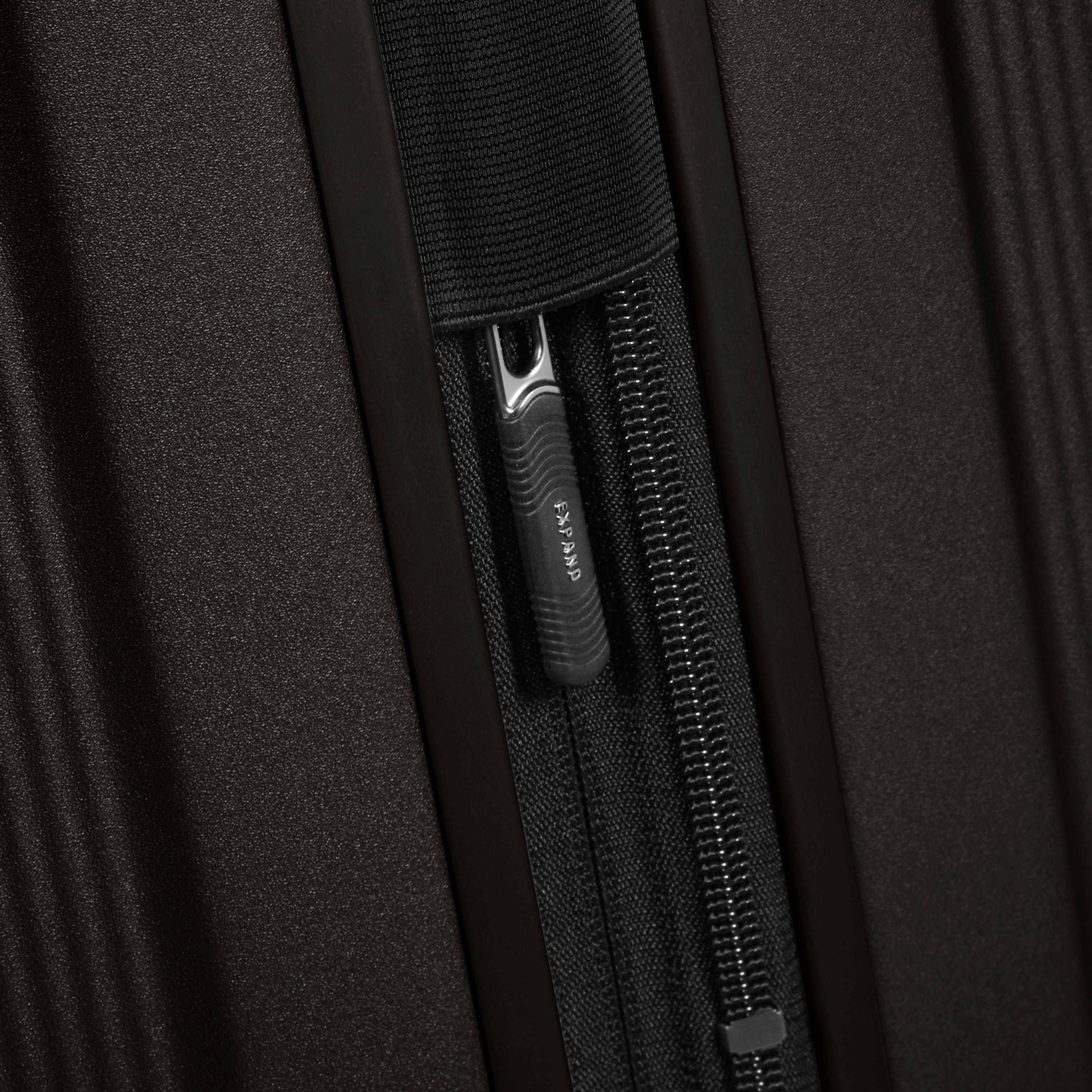 Samsonite Nuon Expandable Large Luggage