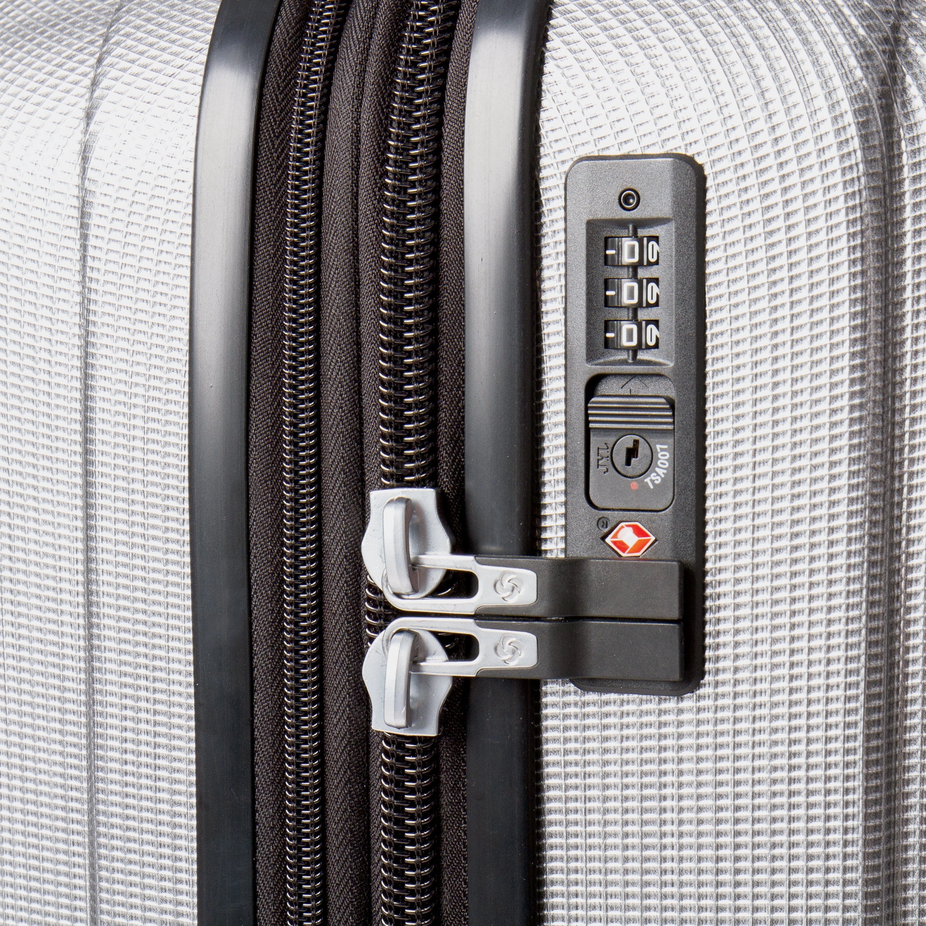 Samsonite Omni 3.0 Medium Spinner Expandable Luggage