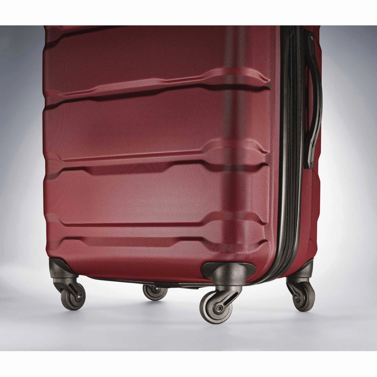 Samsonite Omni PC 20" Hardshell 4-Wheel Carry-On Luggage