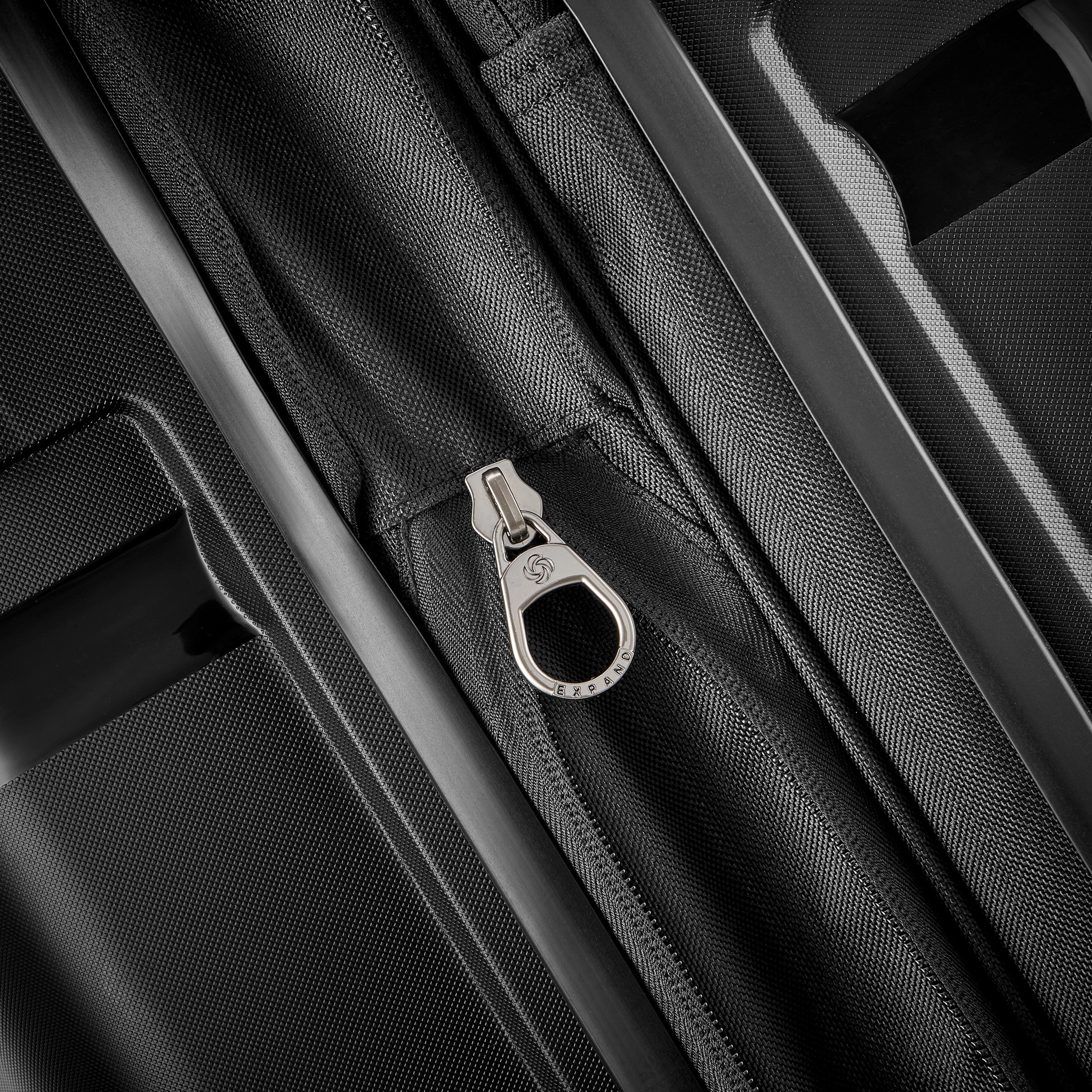 Samsonite Outline Pro Large Expandable Spinner Luggage