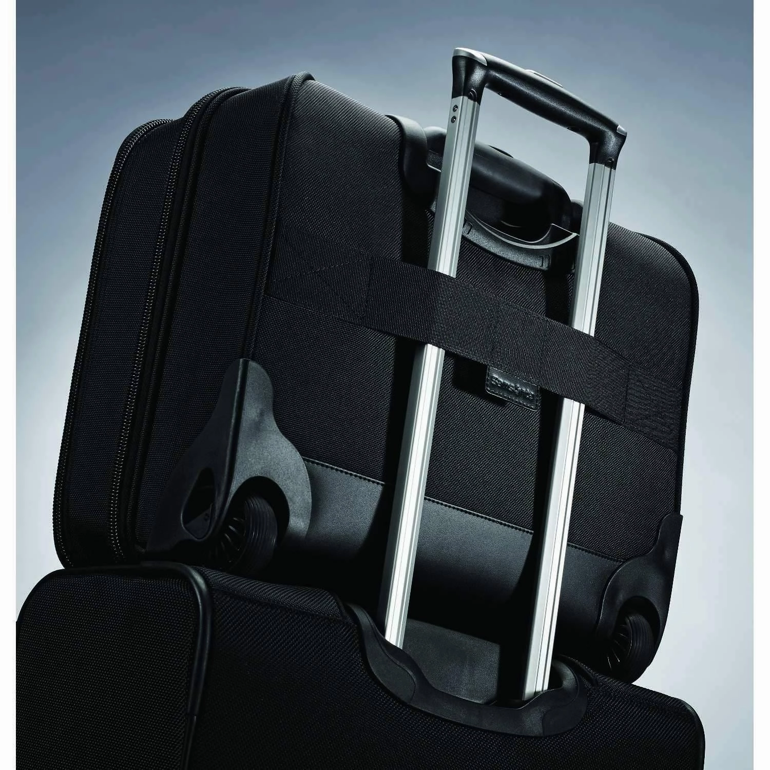Samsonite Pro 4 DLX Upright Mobile Office PFT