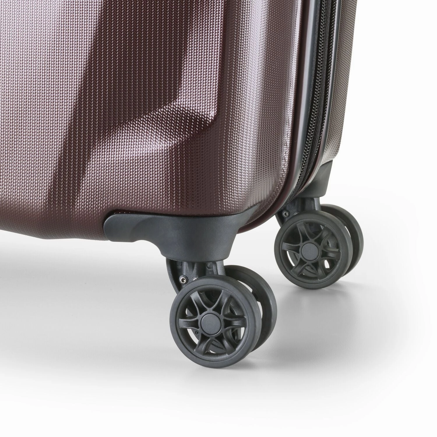 Samsonite Pursuit DLX Plus Spinner Medium Expandable Luggage
