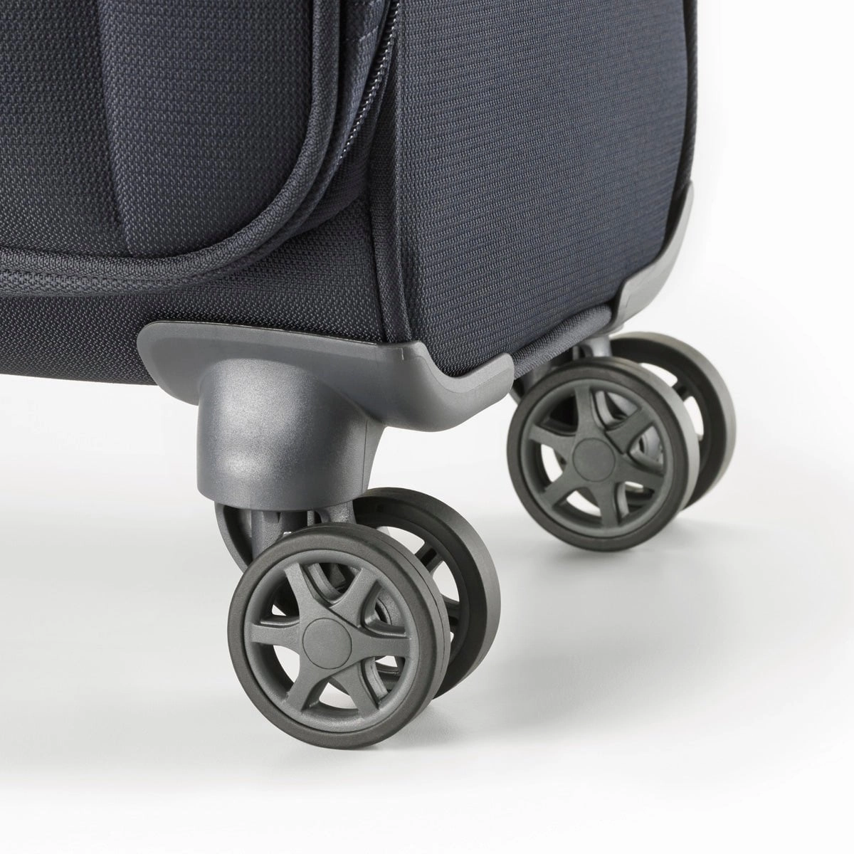 Samsonite Rhapsody Superlite Spinner Large Luggage