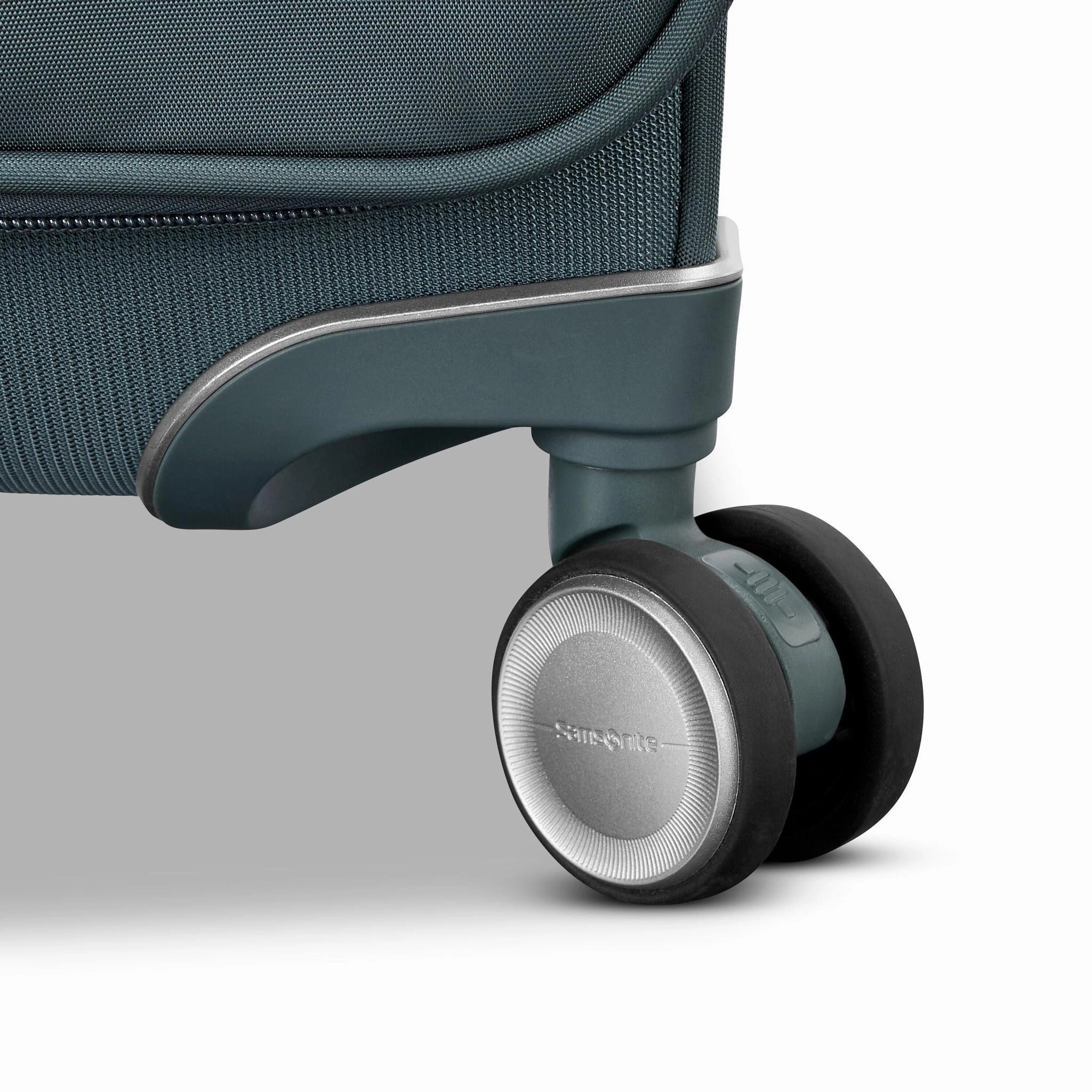 Samsonite Silhouette 18 Softside Large Expandable Spinner