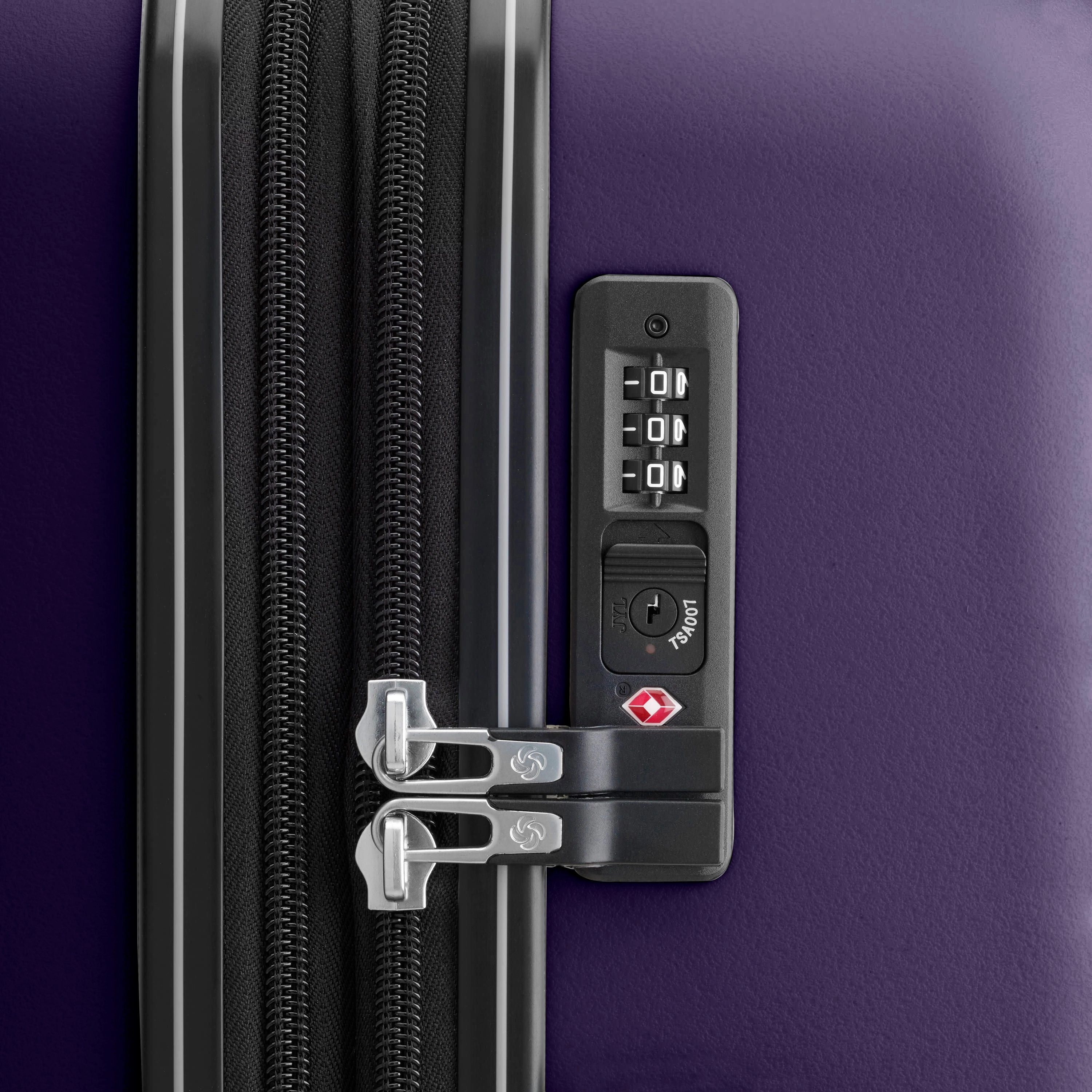 Samsonite Sirocco Collection Spinner Medium Expandable Luggage