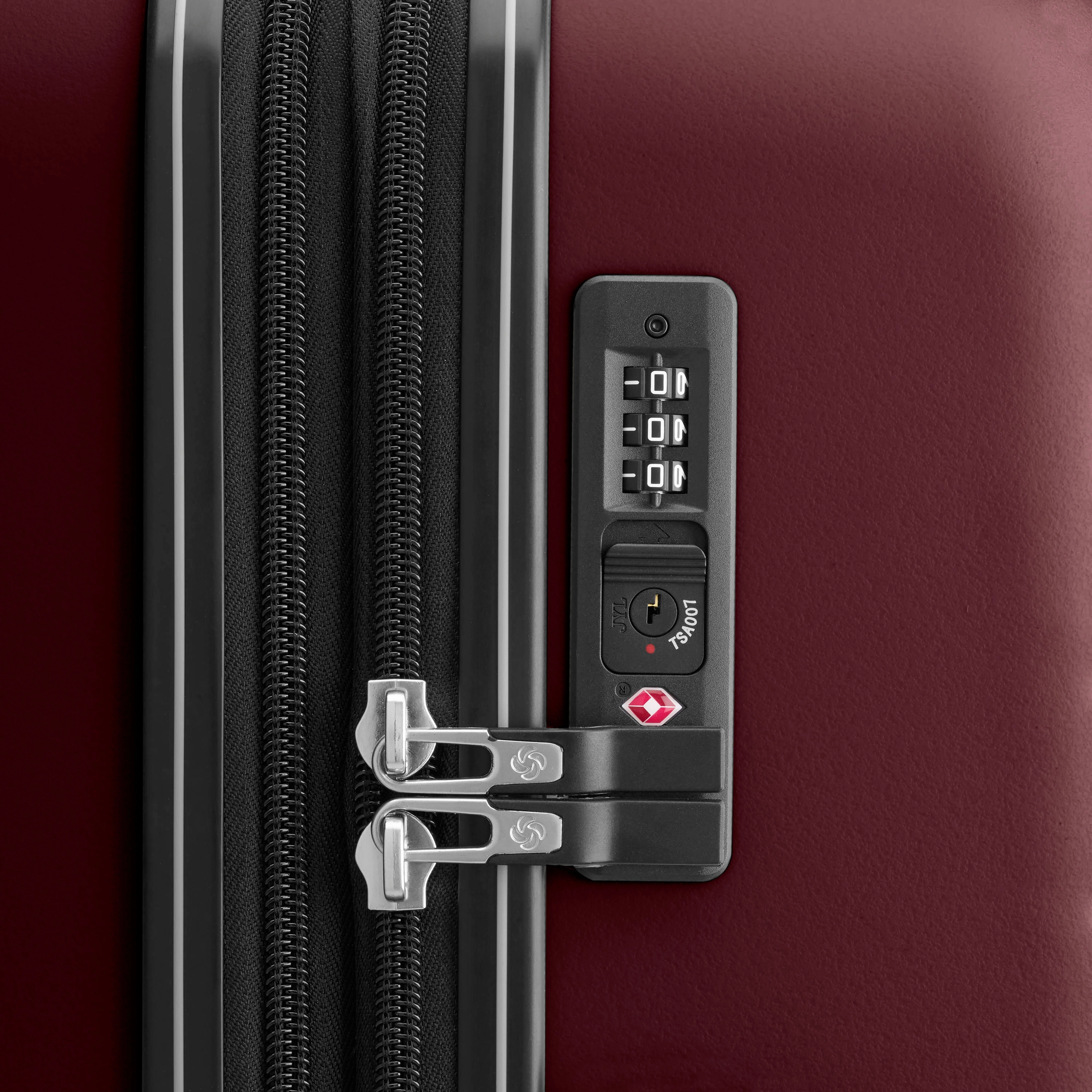 Samsonite Sirocco Collection Spinner Medium Expandable Luggage