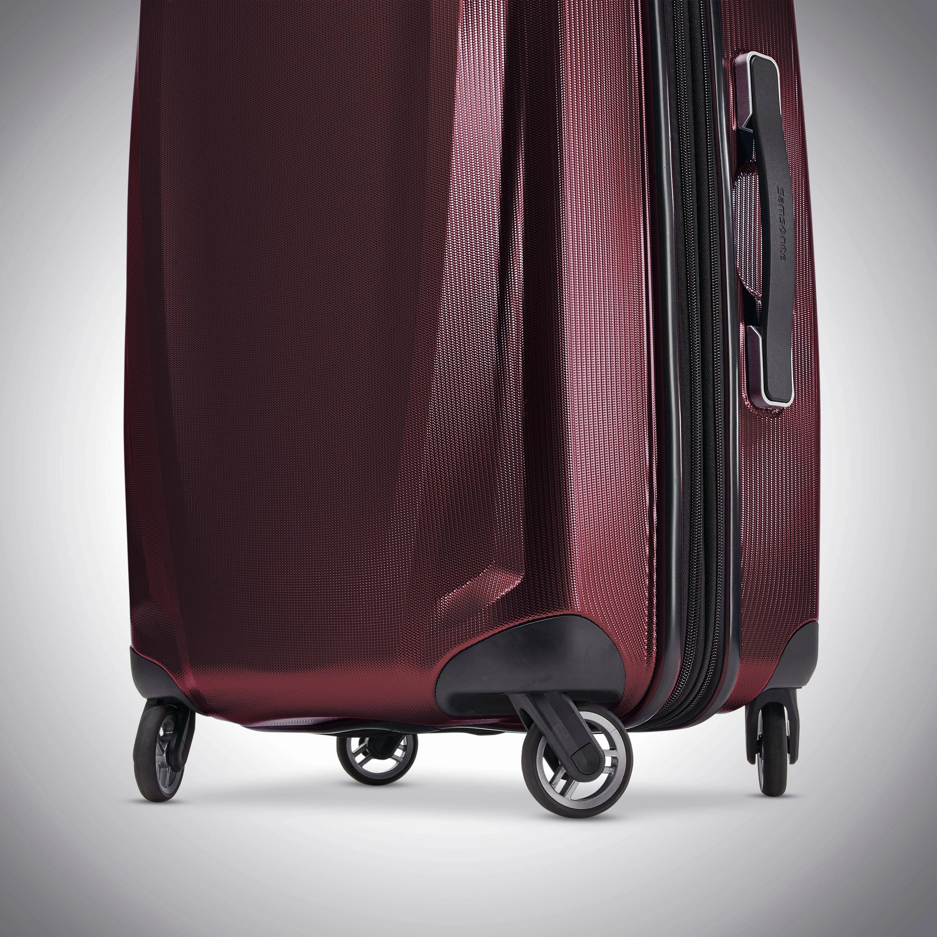 Samsonite Winfield 3 DLX Carry-On 20-Inch 4-Wheel Carry-On Luggage