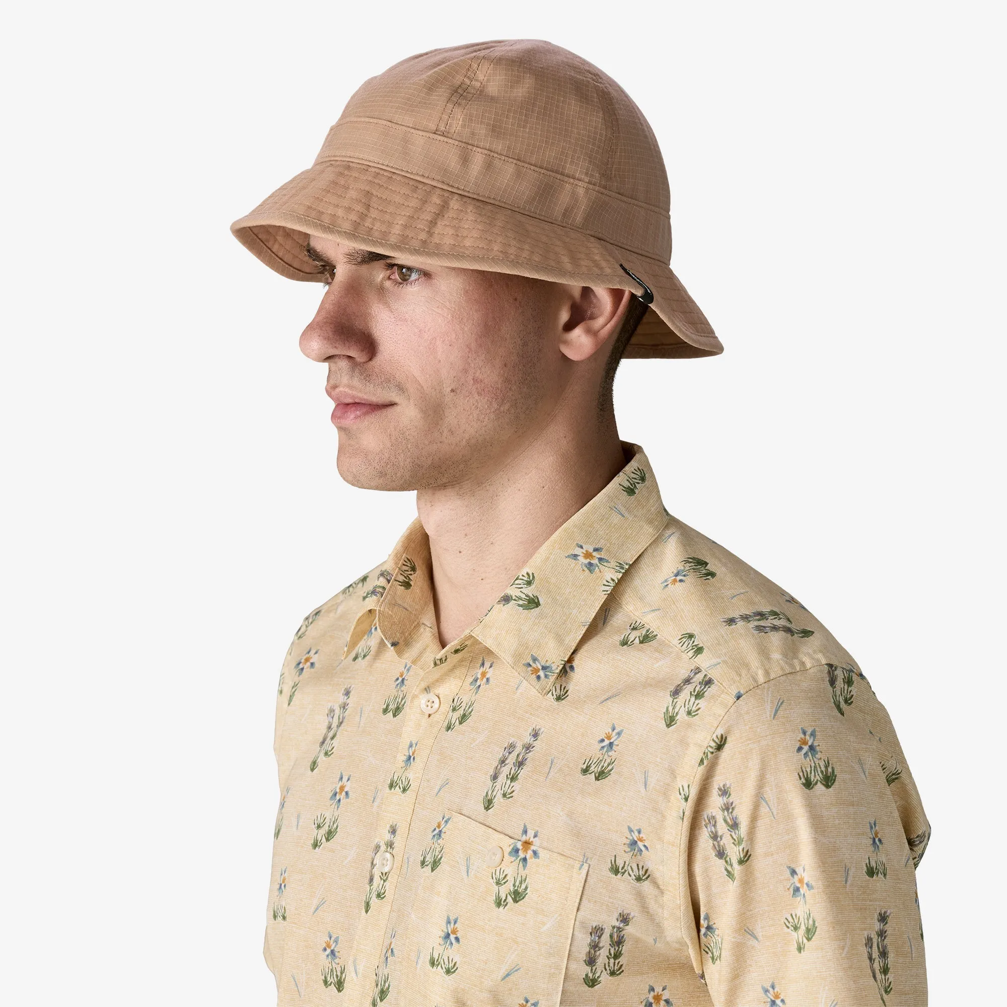 Get Lightweight Waxed Cotton Bucket Hat are discounting now, at the best price compare with others. Welcome to Items.