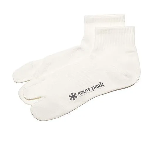There are latest styles of Mid Tabi Socks with 100% quality guarantee, , enjoy big discount.