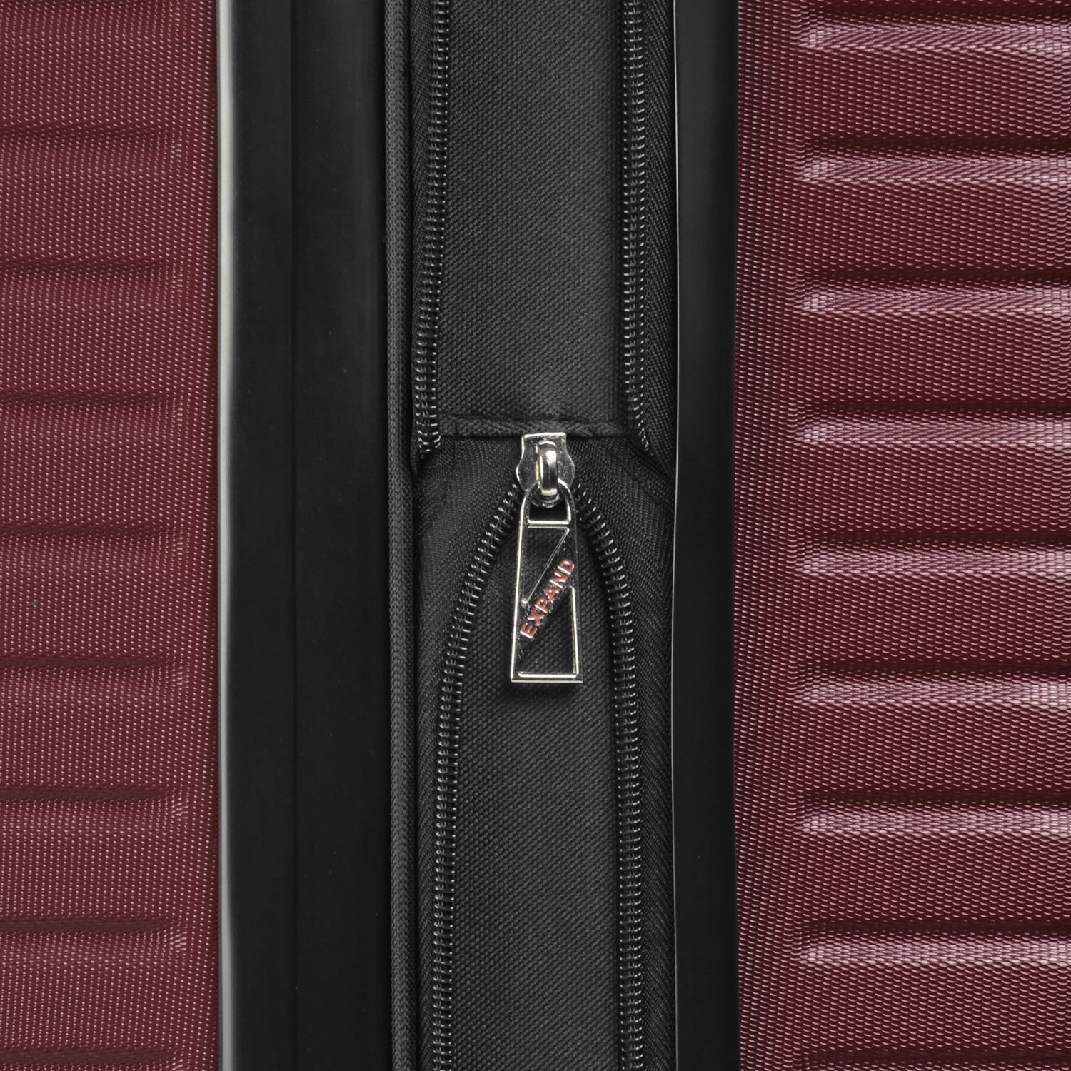 TOTAL TRAVELWARE Everest Expandable Hardsided Spinner, 24-Inch Checked Medium
