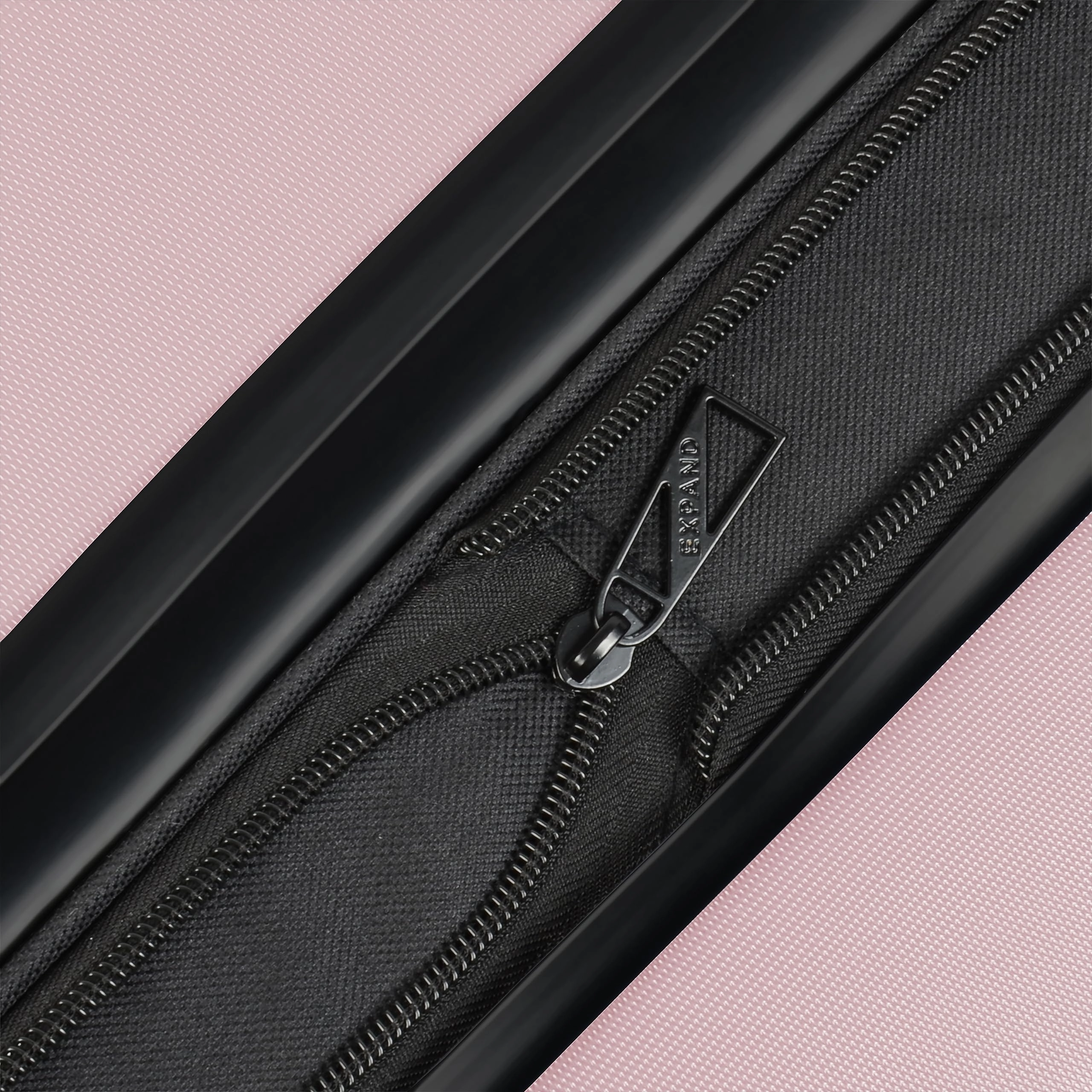TOTAL TRAVELWARE Passage Expandable Hardside Spinner (Checked-Medium 24-Inch)