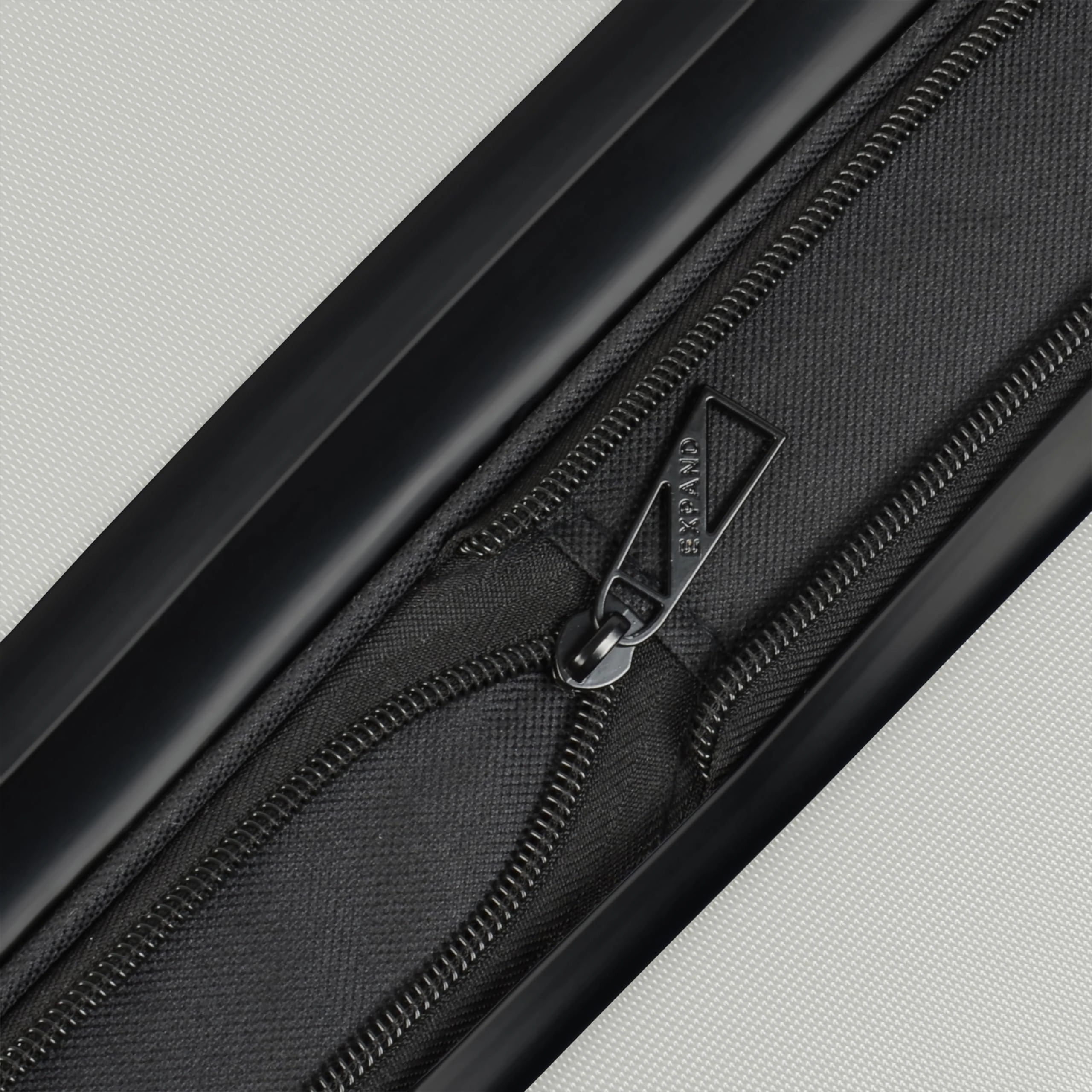 TOTAL TRAVELWARE Passage Expandable Hardside Spinner (Checked-Medium 24-Inch)