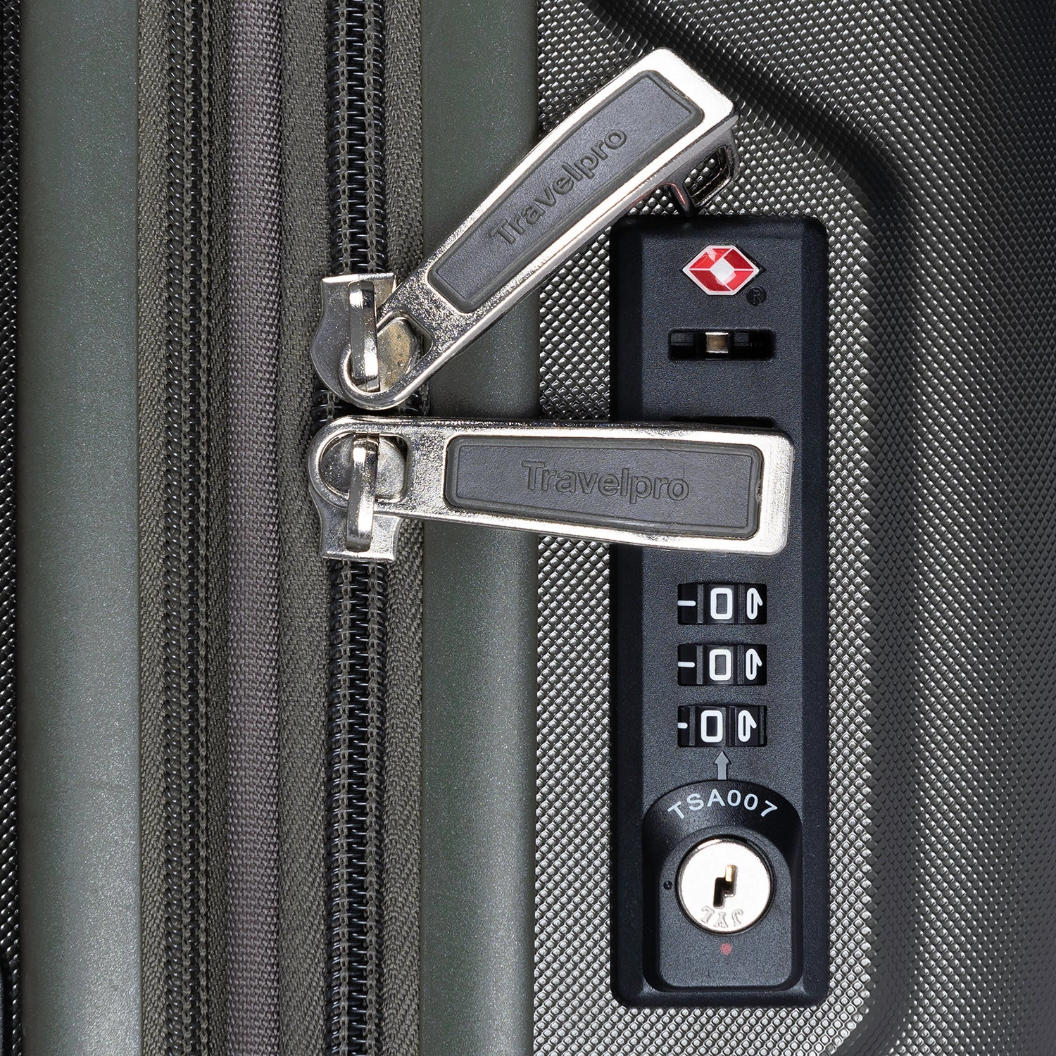 TravelPro Maxlite 5 25" 4-Wheel Medium Luggage