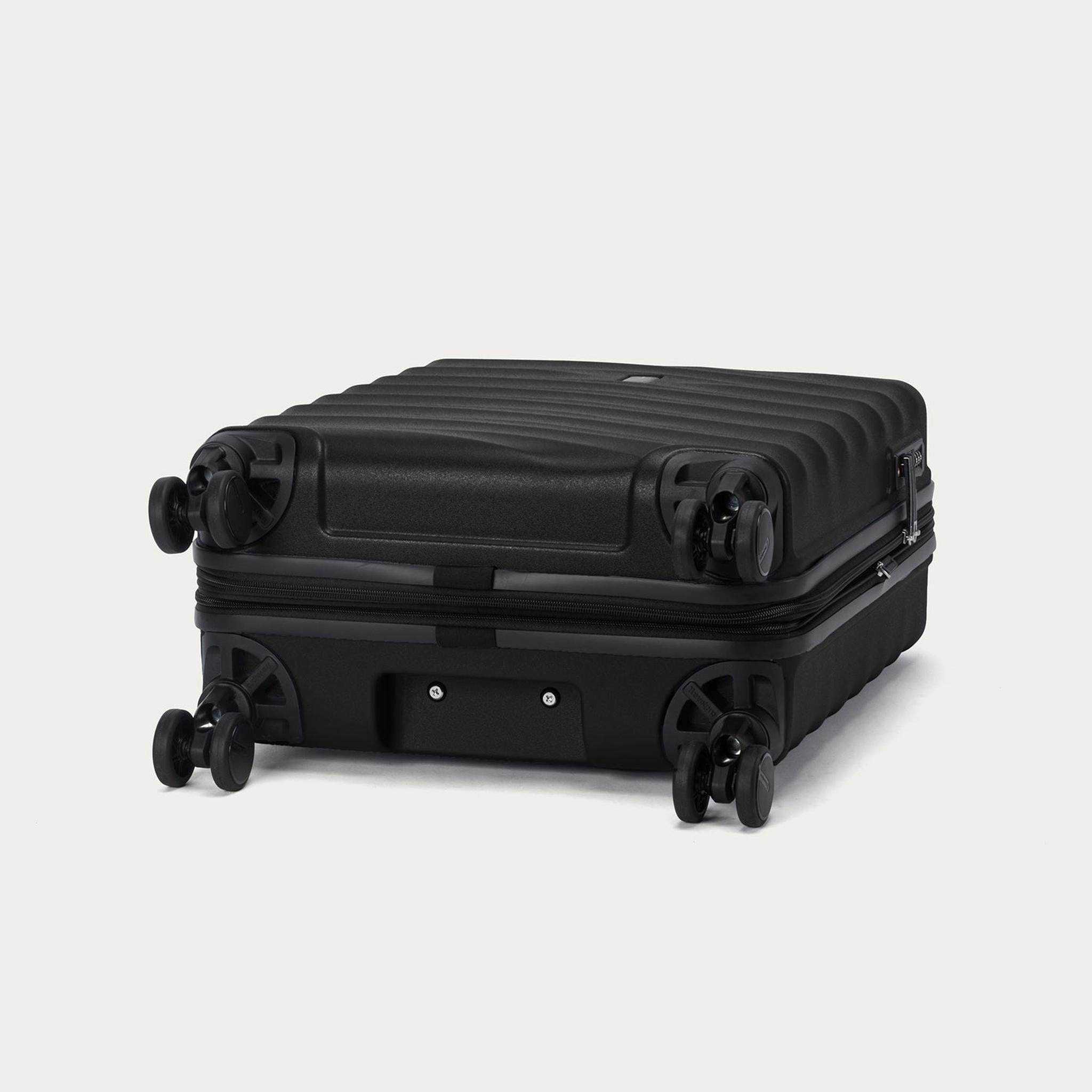 Travelpro Maxlite Air V2 International Carry-on Expandable Spinner