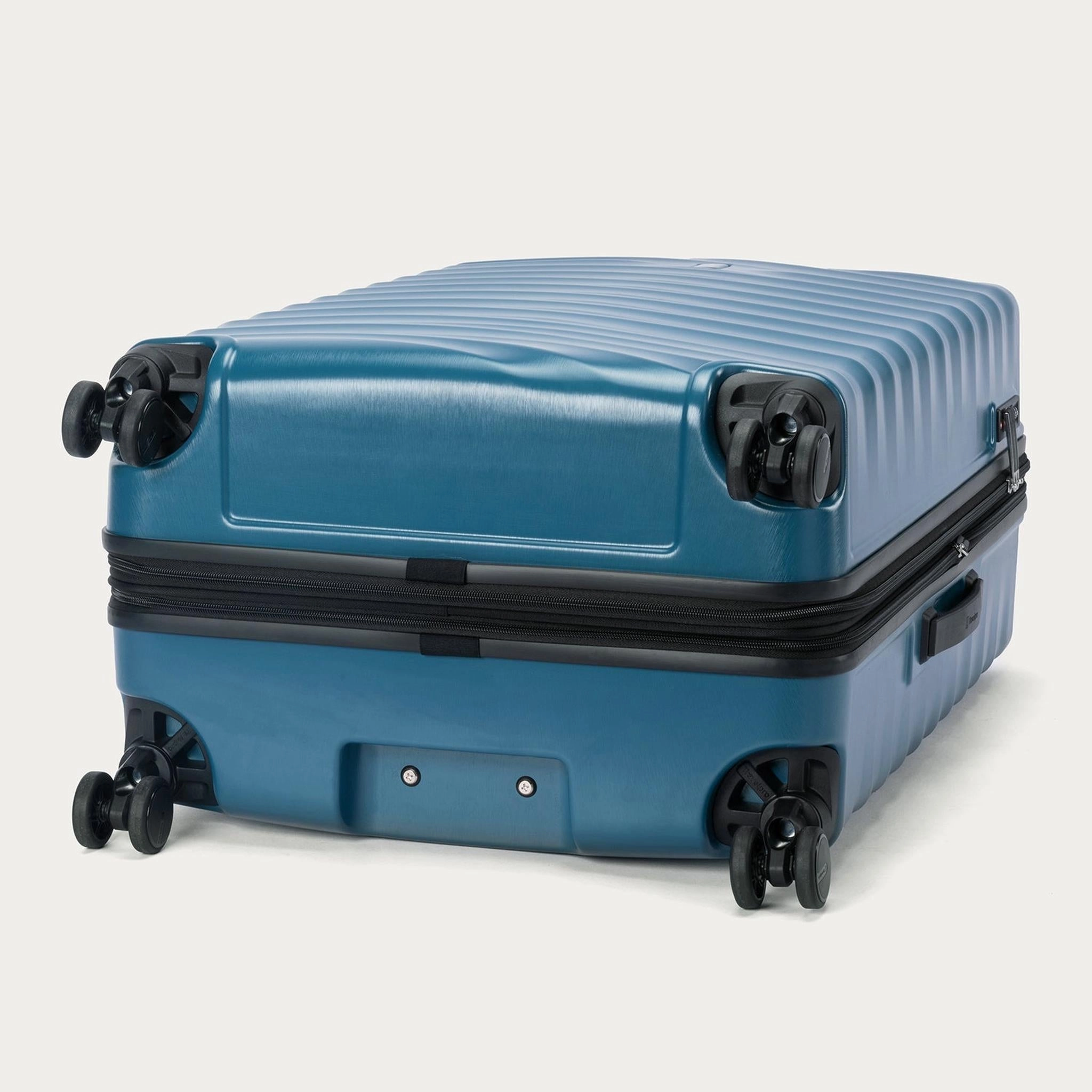 Travelpro Maxlite Air V2 Large Check-in Expandable Spinner