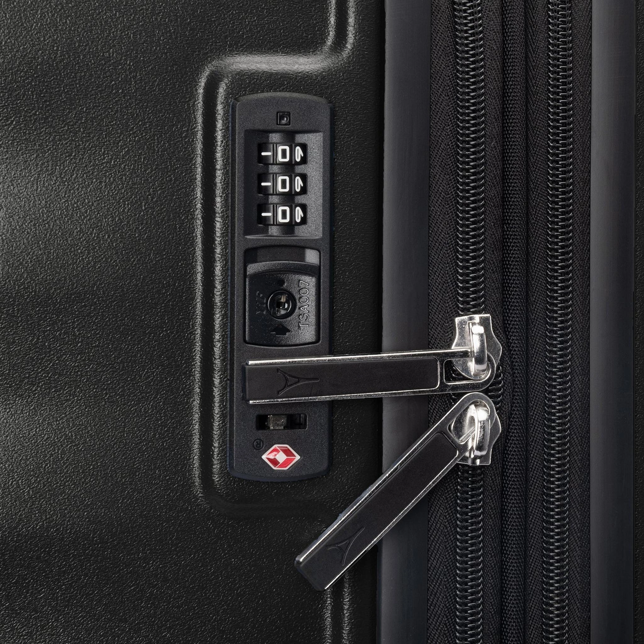 Travelpro Maxlite Air V2 Medium Check-in Expandable Spinner