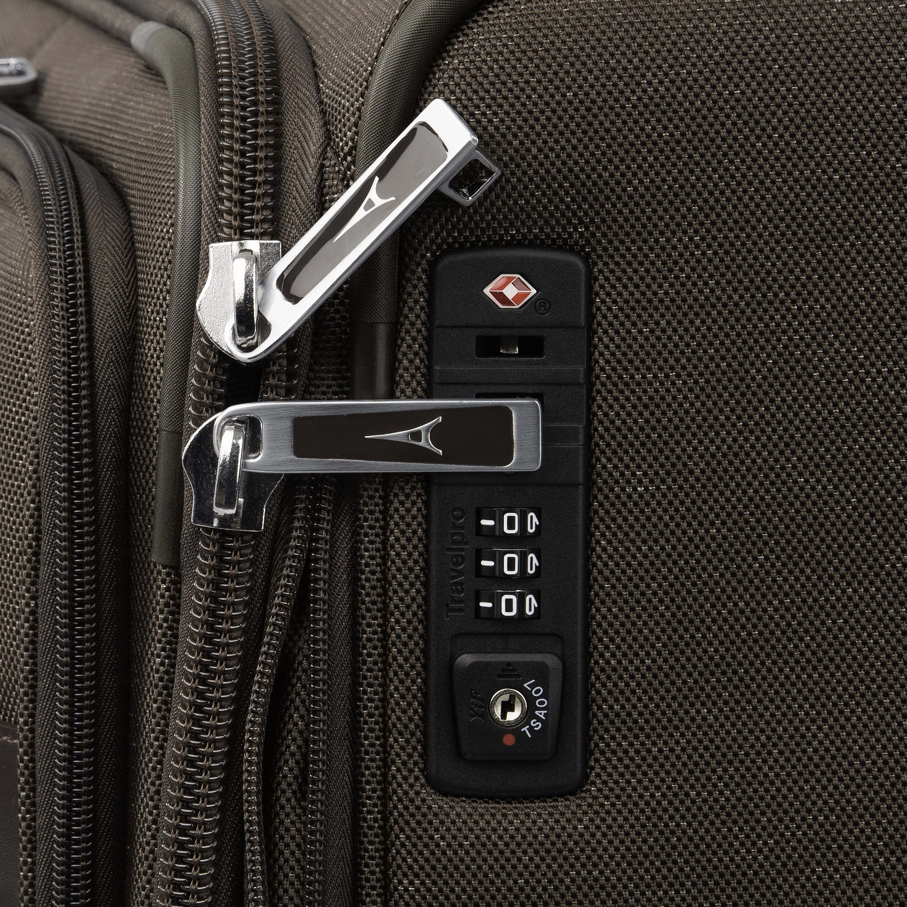 Travelpro Platinum Elite 25 Inch Expandable Spinner Luggage