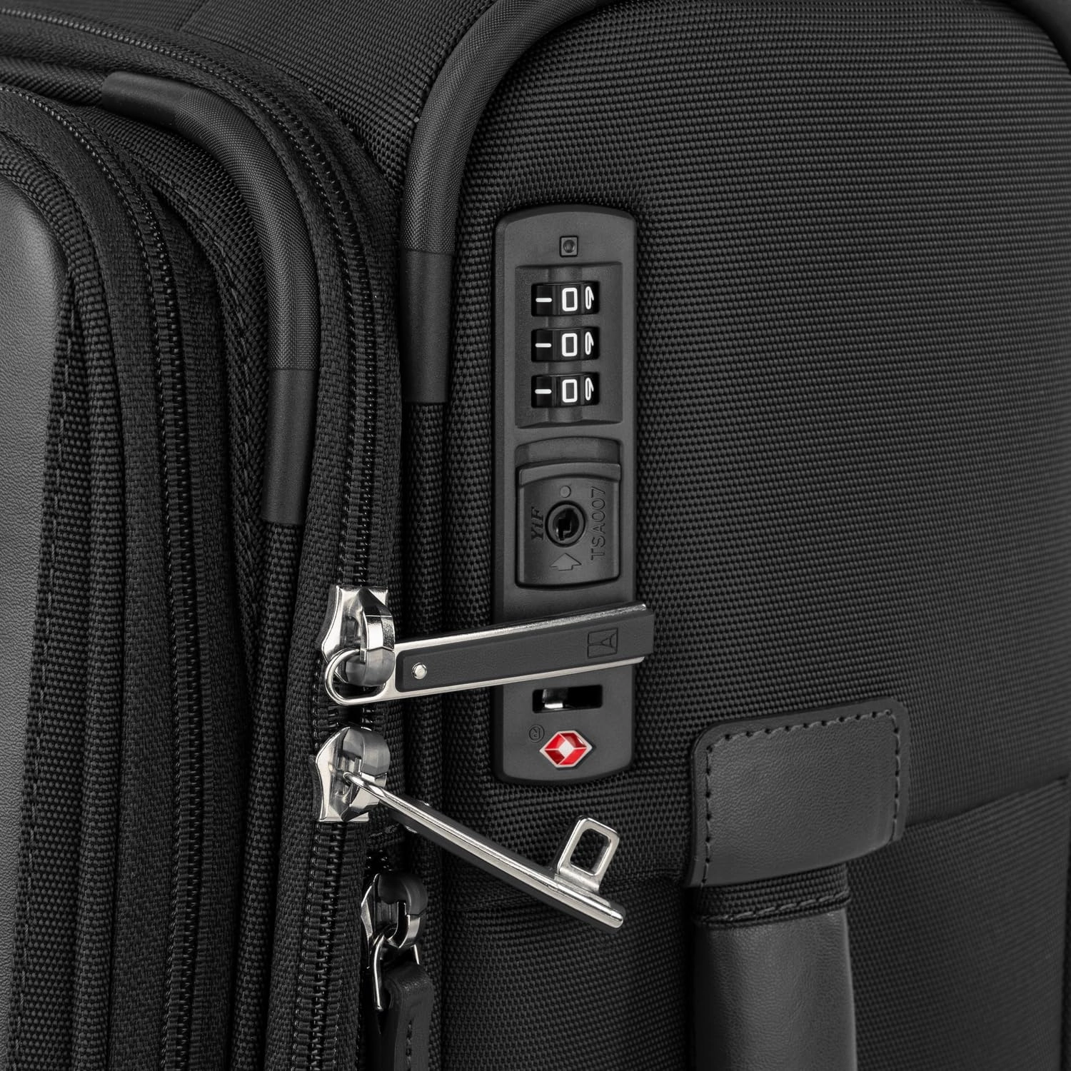 Travelpro Versapack   Lightweight Softside Expandable 25-Inch Medium Checked Spinner Suitcase