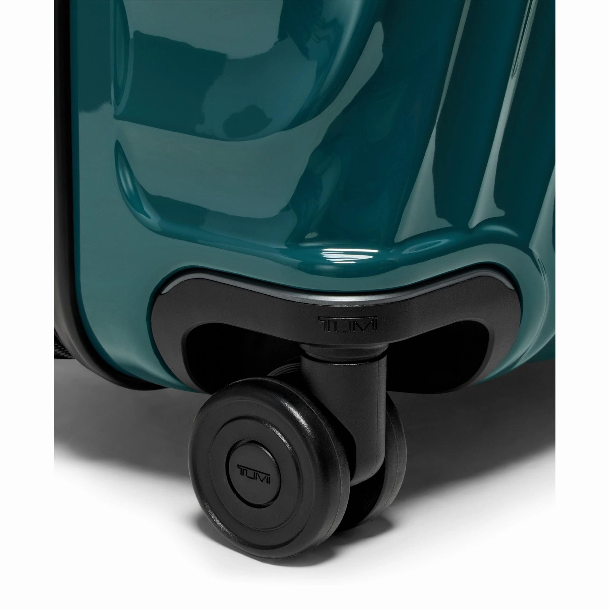 TUMI 19 Degree Continental Expandable 4 Wheeled Carry-On
