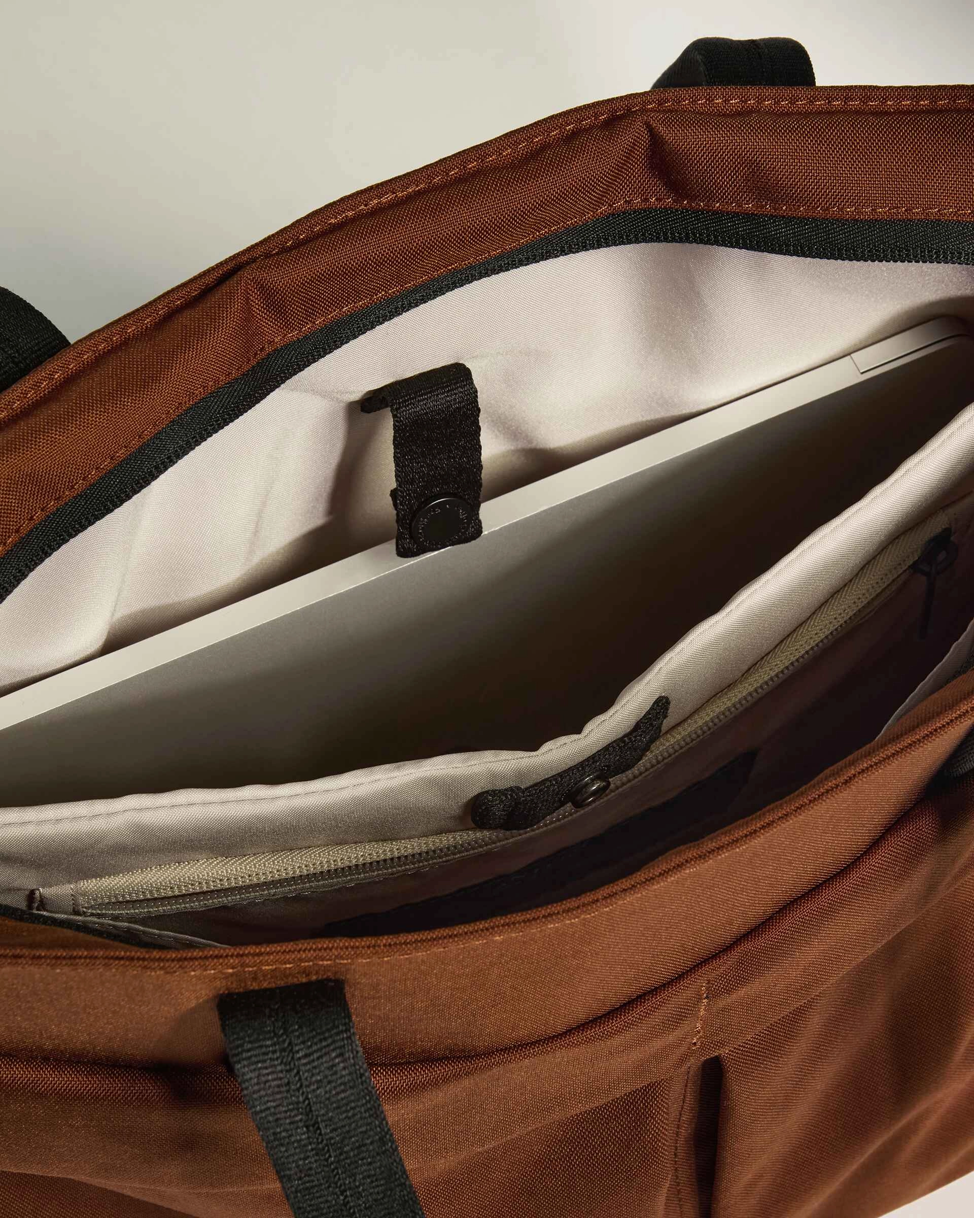 Urban Core Tote Bag in Clay Brown