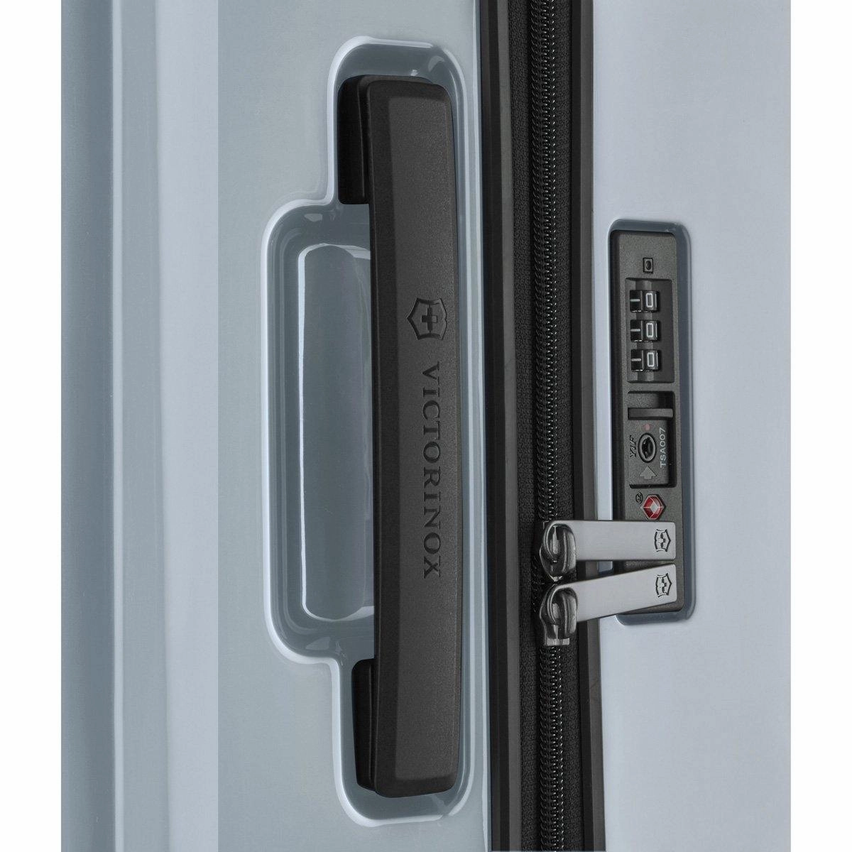 Victorinox Airox Medium 4-Wheel Medium Luggage