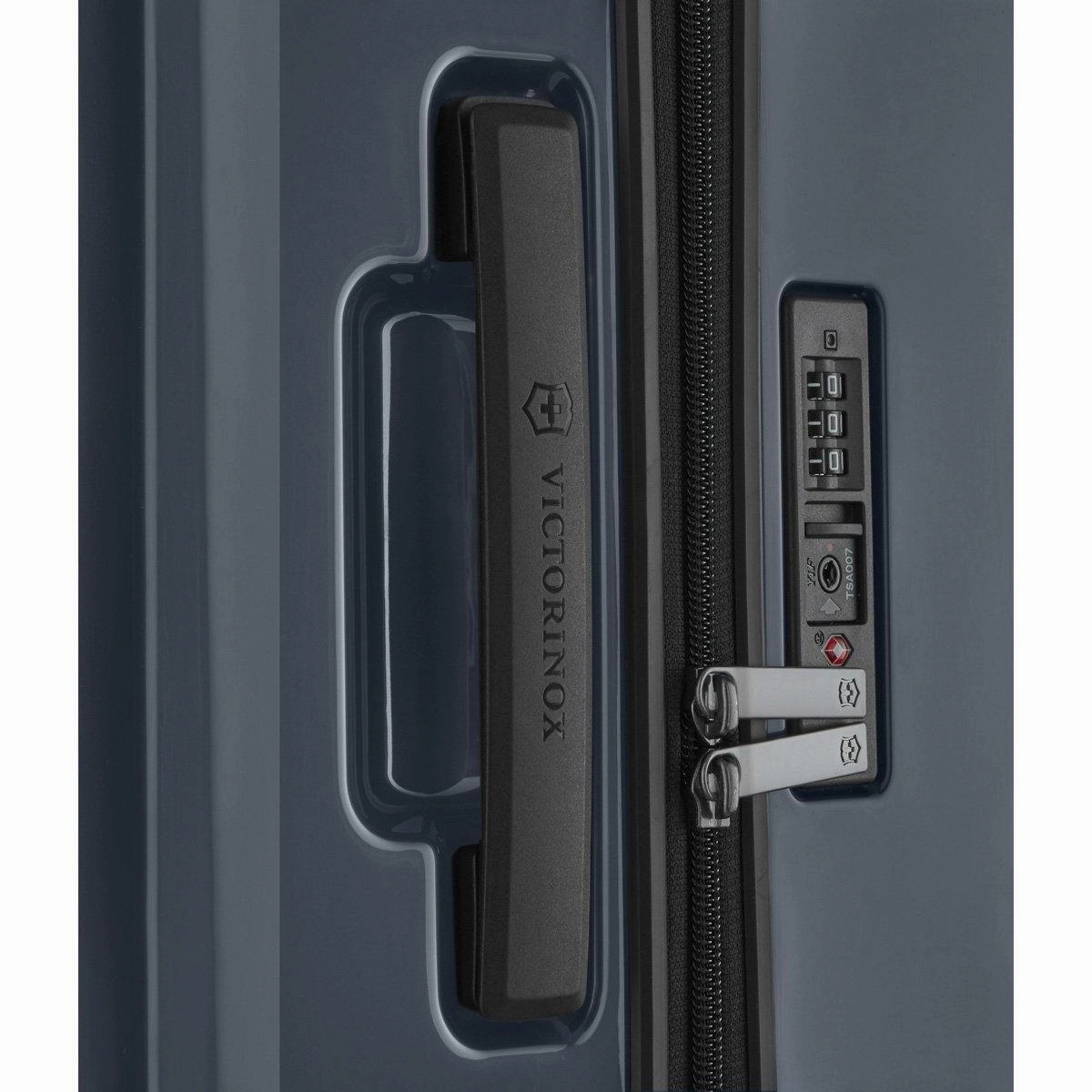 Victorinox Airox Medium 4-Wheel Medium Luggage