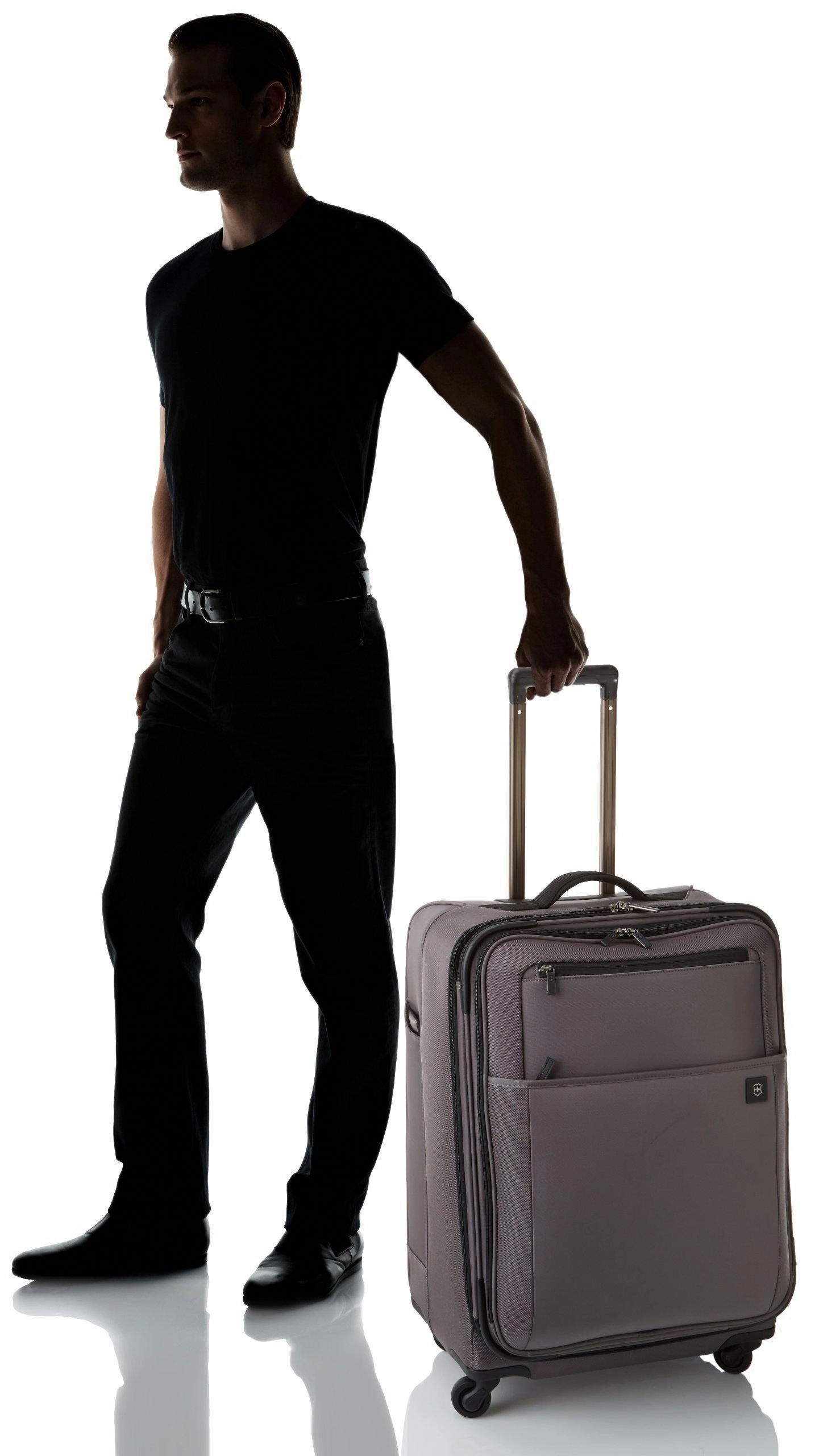 Victorinox Avolve 2.0 24" 4-Wheel Medium Luggage